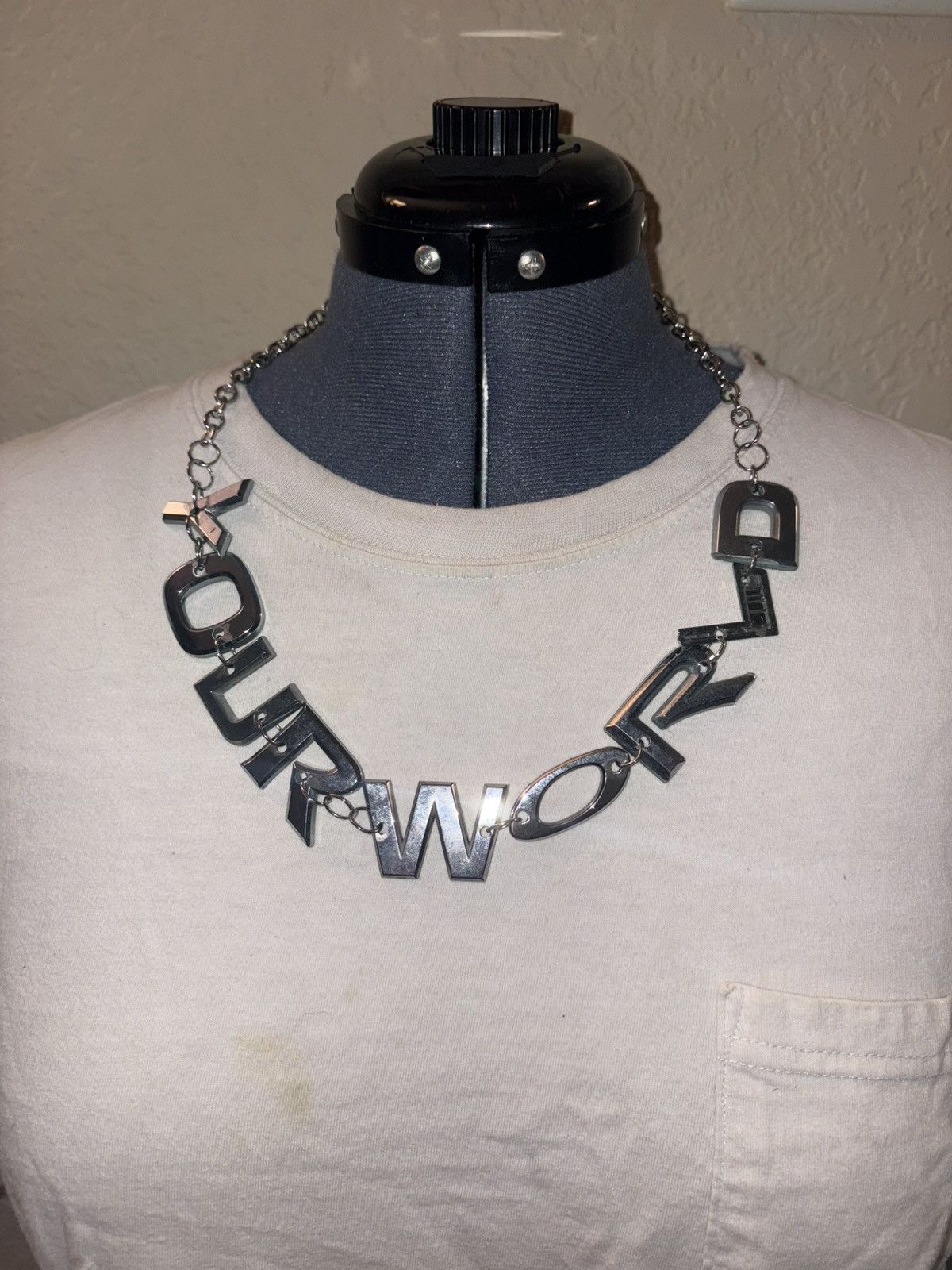 Other 1/1 Your World upcycled car emblem silver necklace Size ONE SIZE - 1 Thumbnail
