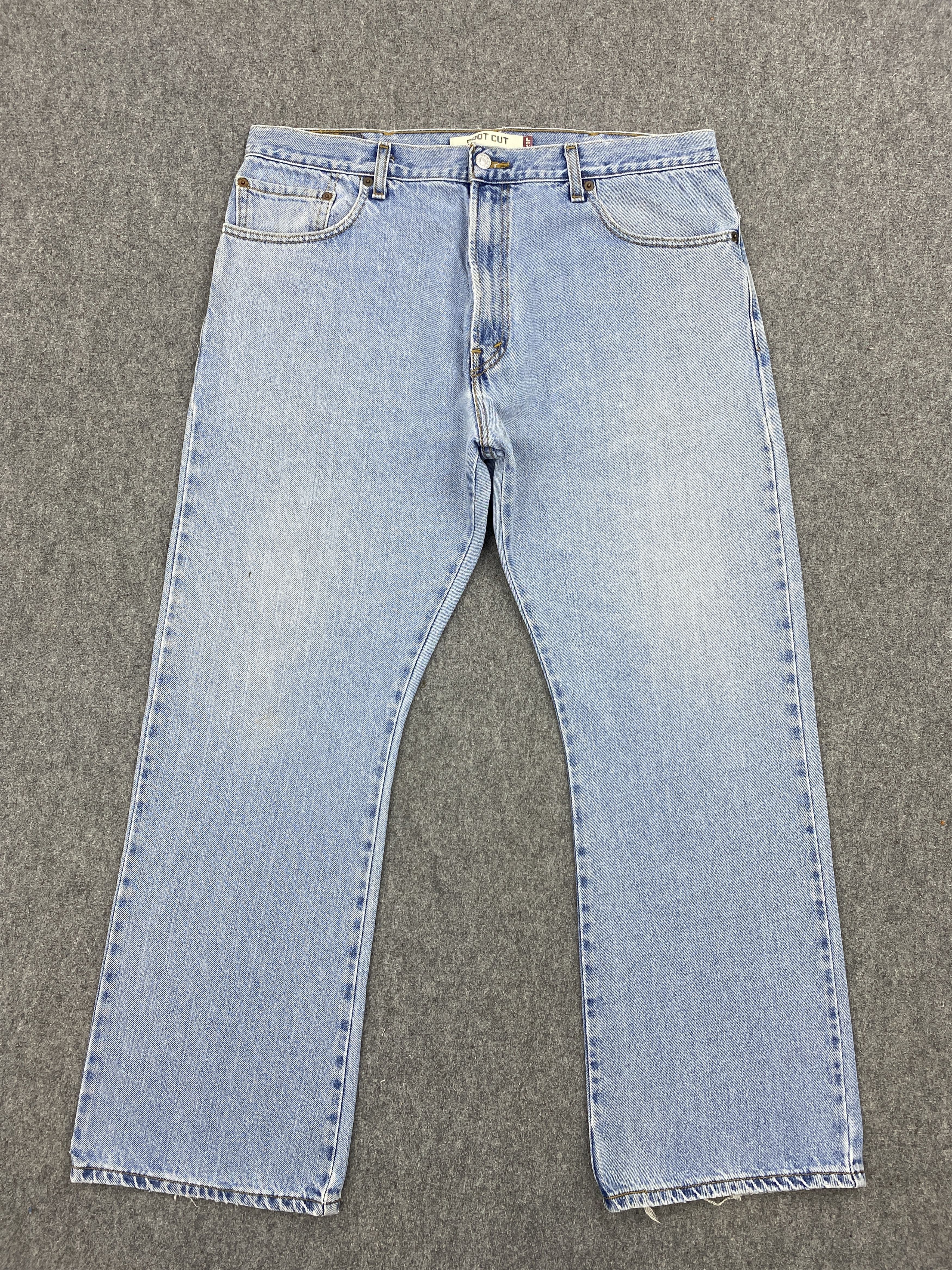 Vintage Levis 517 Flared Bootcut Light Wash Jeans DP2594