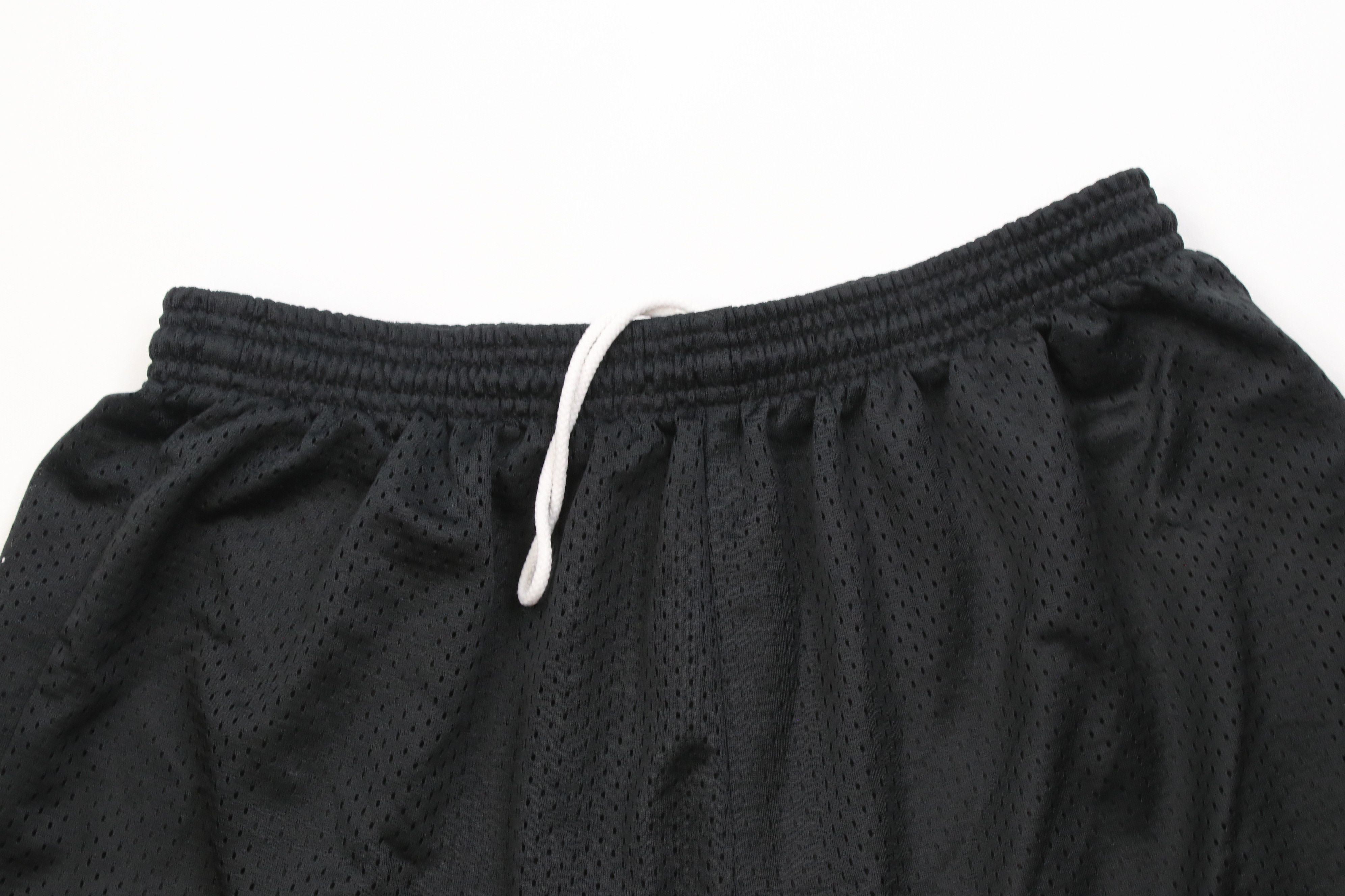 Vintage Vintage 90s Streetwear Basketball Above Knee Mesh Shorts Size US 34 / EU 50 - 2 Thumbnail