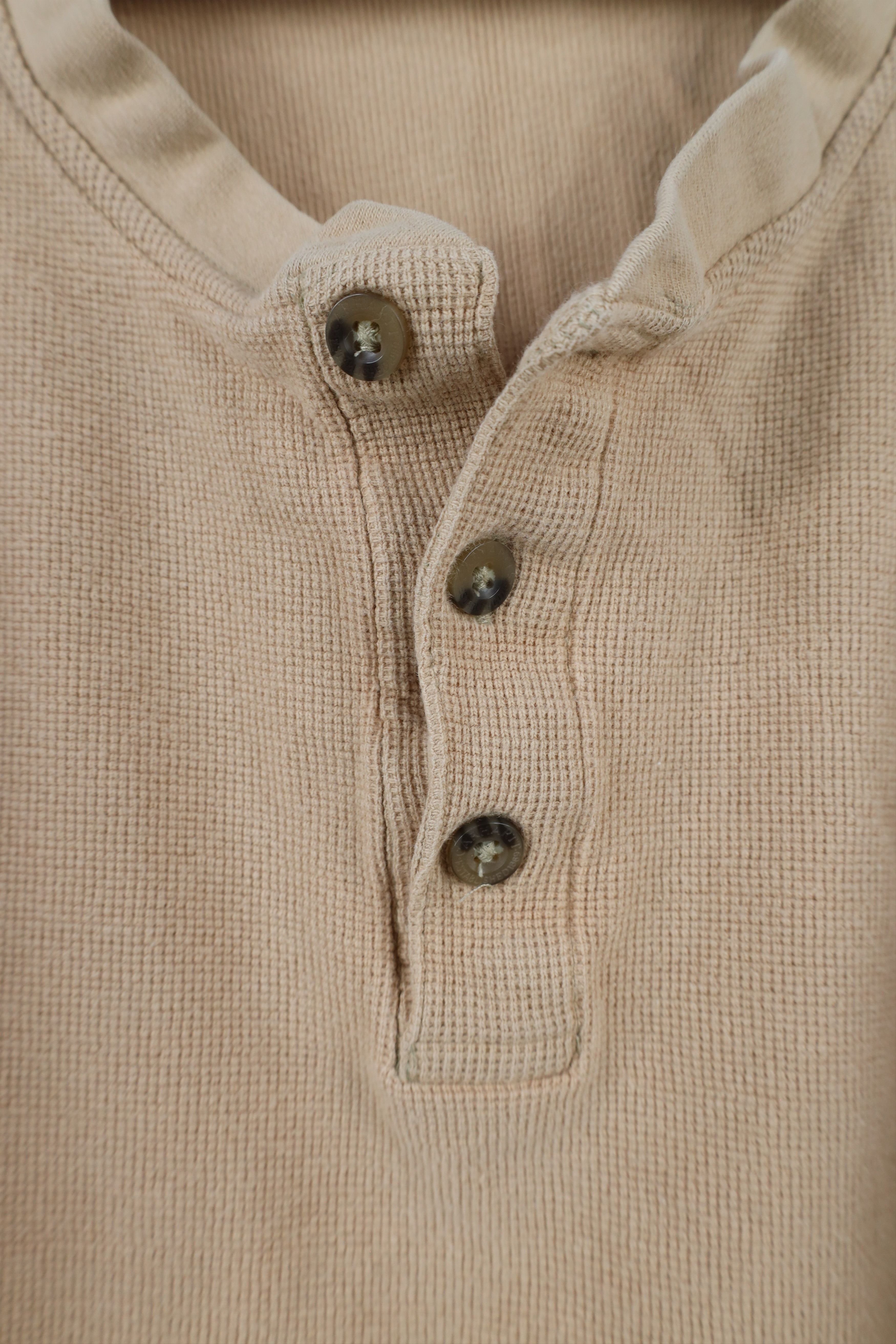 Carhartt × Vintage Vintage Carhartt Thermal Waffle Knit Henley T-Shirt Beige Size US XL / EU 56 / 4 - 7 Thumbnail