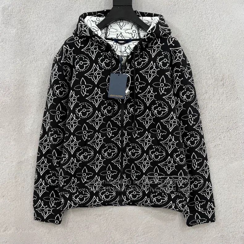 Louis Vuitton Louis Vuitton NBA Relies on Jacquard Full Print Quilted Cl Size US M / EU 48-50 / 2 - 1 Thumbnail