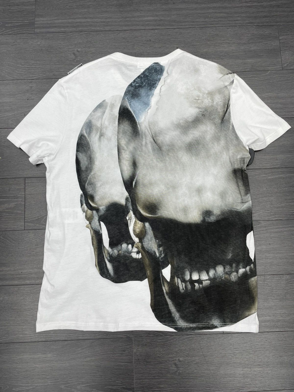 Alexander McQueen Alexander McQueen Skull Print Tee Size US XL / EU 56 / 4 - 2 Thumbnail