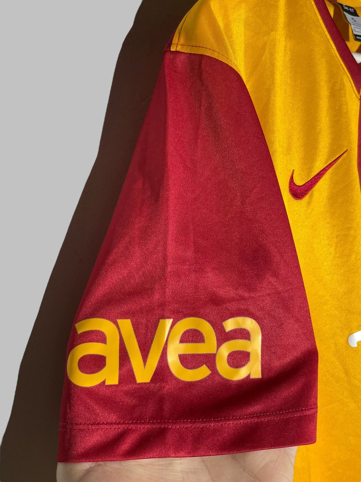 Nike Galatasaray Nike 2011/12 Home Football Shirt Soccer Jersey Size US M / EU 48-50 / 2 - 6 Thumbnail