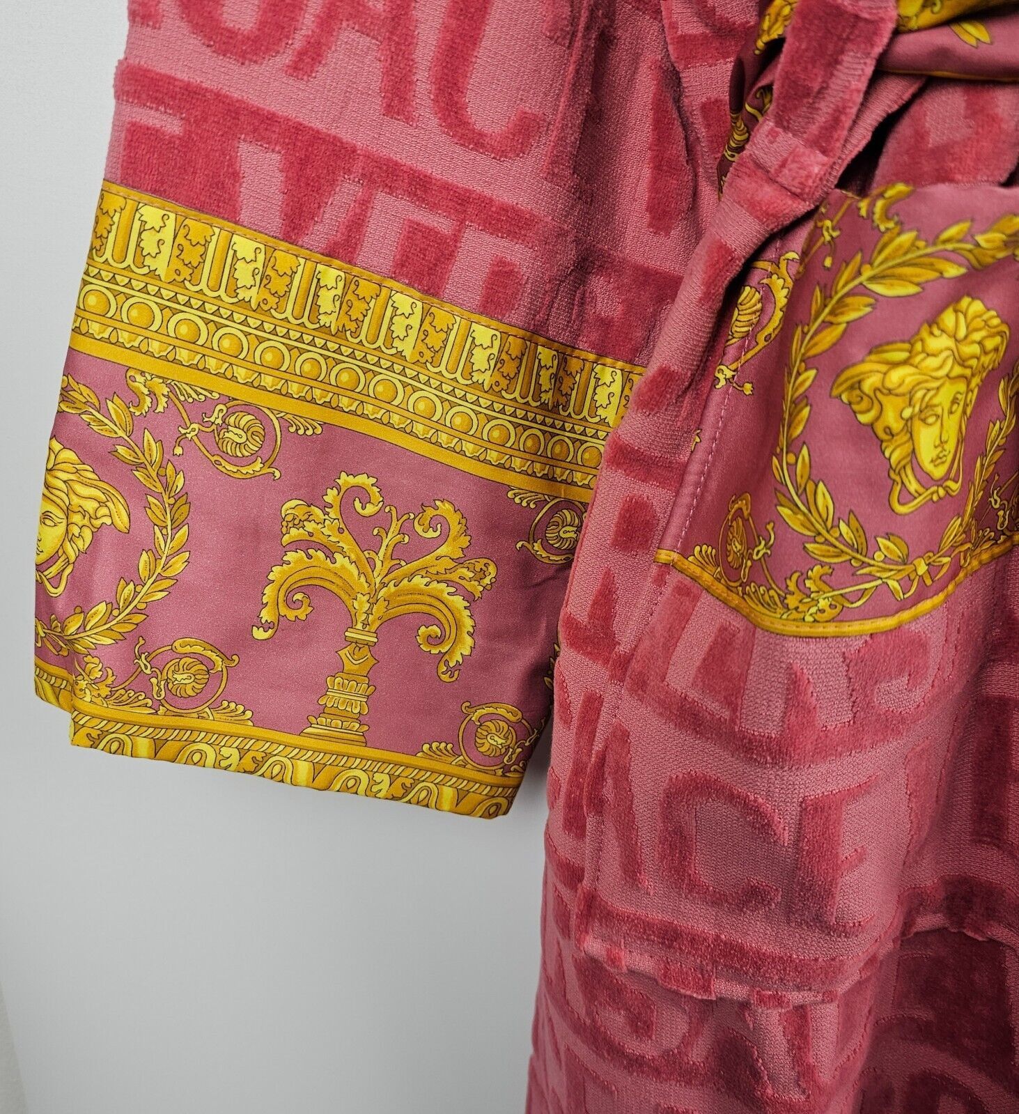 Versace VERSACE Baroque Strawberry Jam Unisex Long Bathrobe Size US XXL / EU 58 / 5 - 6 Thumbnail