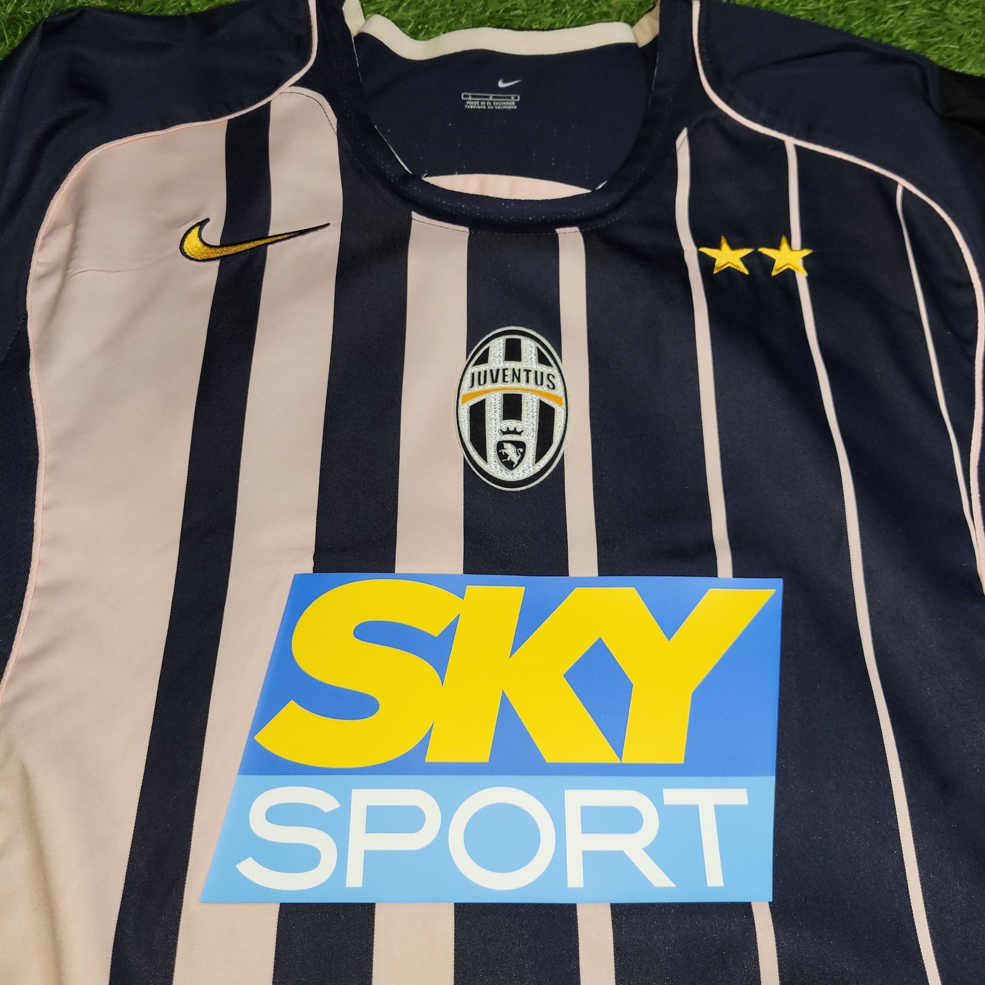 Nike Ibrahimovic Juventus 2004 2005 Long Sleeve Soccer Jersey L Size US L / EU 52-54 / 3 - 3 Thumbnail