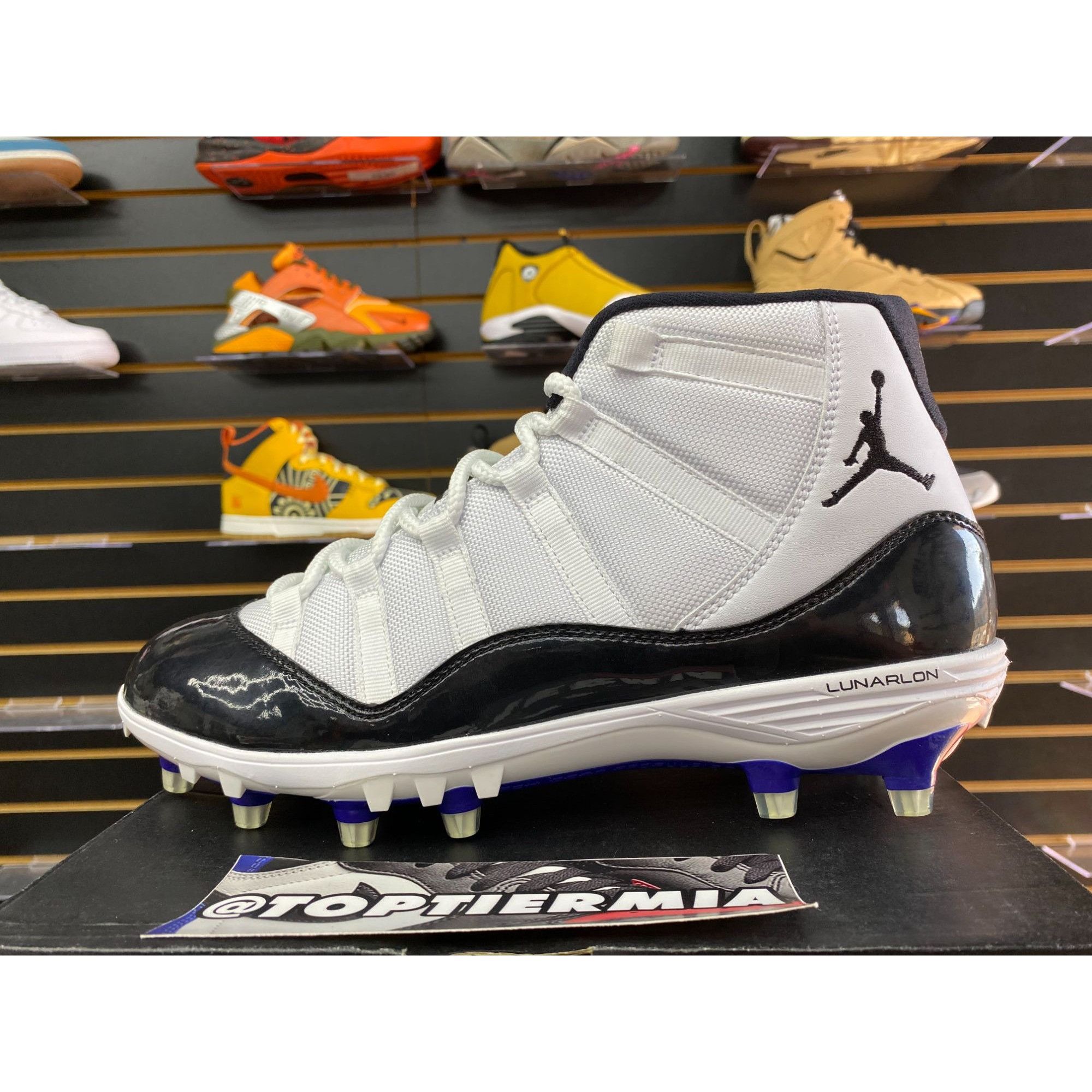 Jordan Brand air jordan 11 cleat concord 2018 sz 11 BRAND NEW Size US 11 / EU 44 - 3 Thumbnail