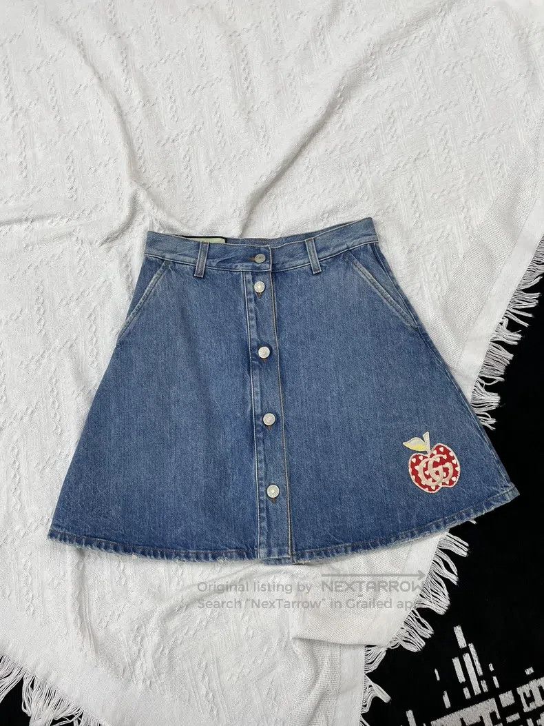 Gucci Gucci Blue denim small apple short skirt Size 25" / US 0 / IT 36 - 1 Thumbnail