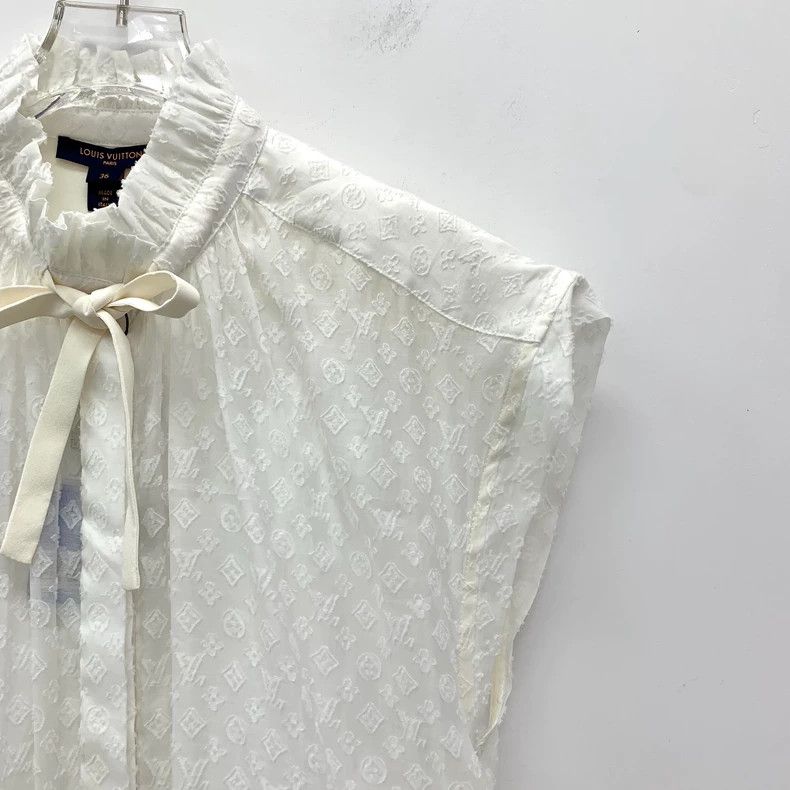 Louis Vuitton Louis Vuitton 23 white logo embossed full print mulberry s Size XS / US 0-2 / IT 36-38 - 3 Thumbnail