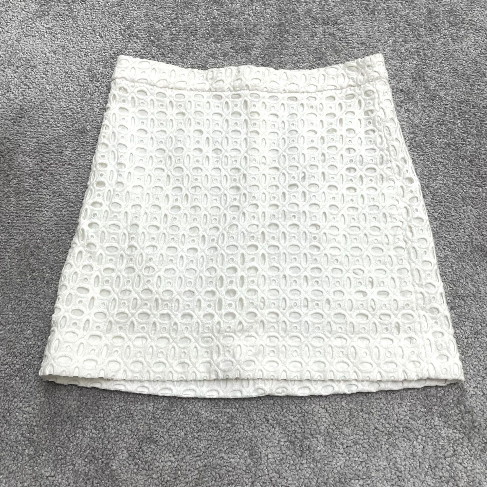 J.Crew J.Crew Embroidered Eyelet Short Mini Pencil Skirt Womens 00 White Cotton Casual Size 25" / US 0 / IT 36 - 2 Thumbnail
