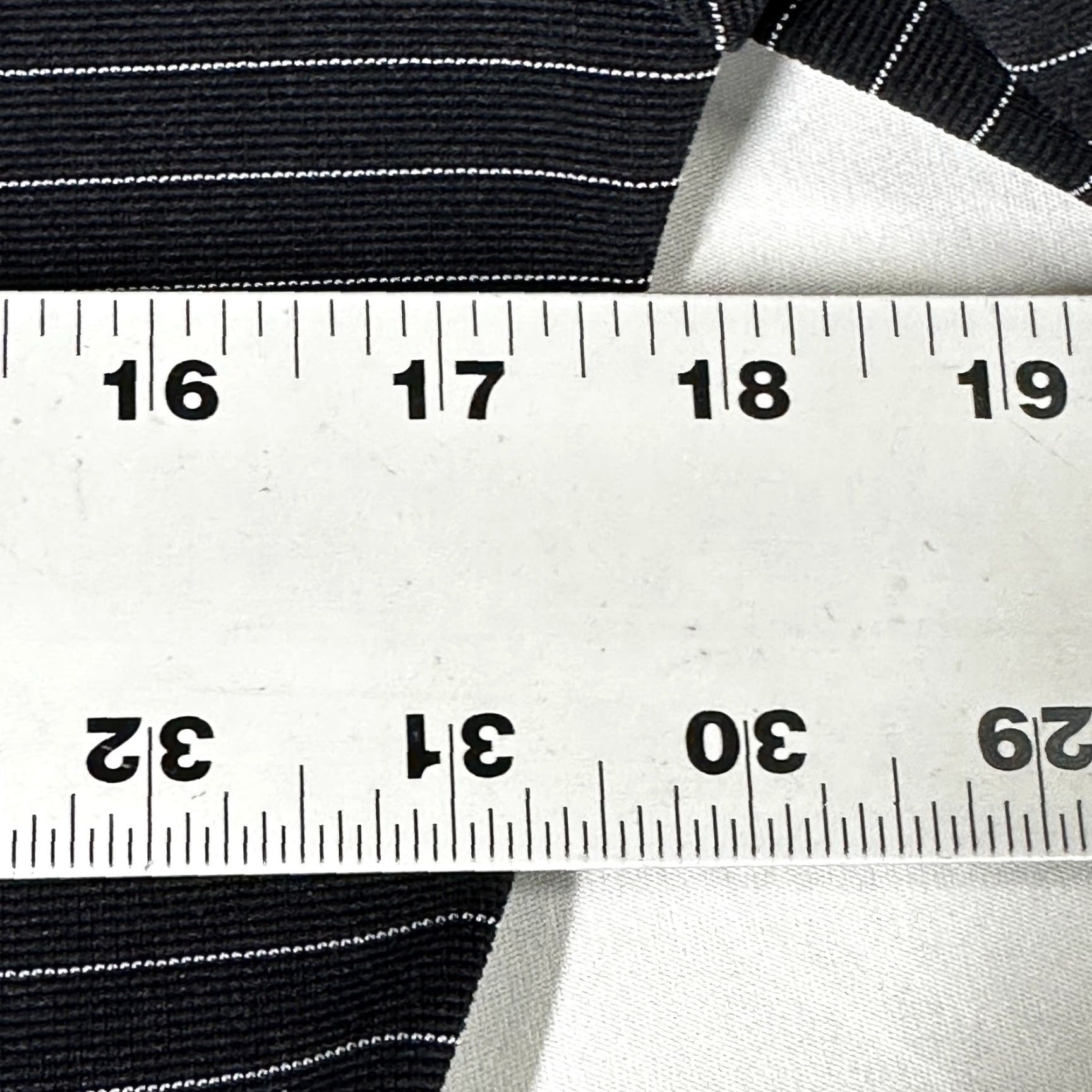 Vintage **LULAROE MIDSIDE BLACK WHITE STRIPED ZIP FIT FLARE L** User: **LULAROE MIDISIDE BLACK WHITE STRIPED SIZE L ZIP FIT FLARE** Size 36" / US 14 / IT 50 - 6 Thumbnail