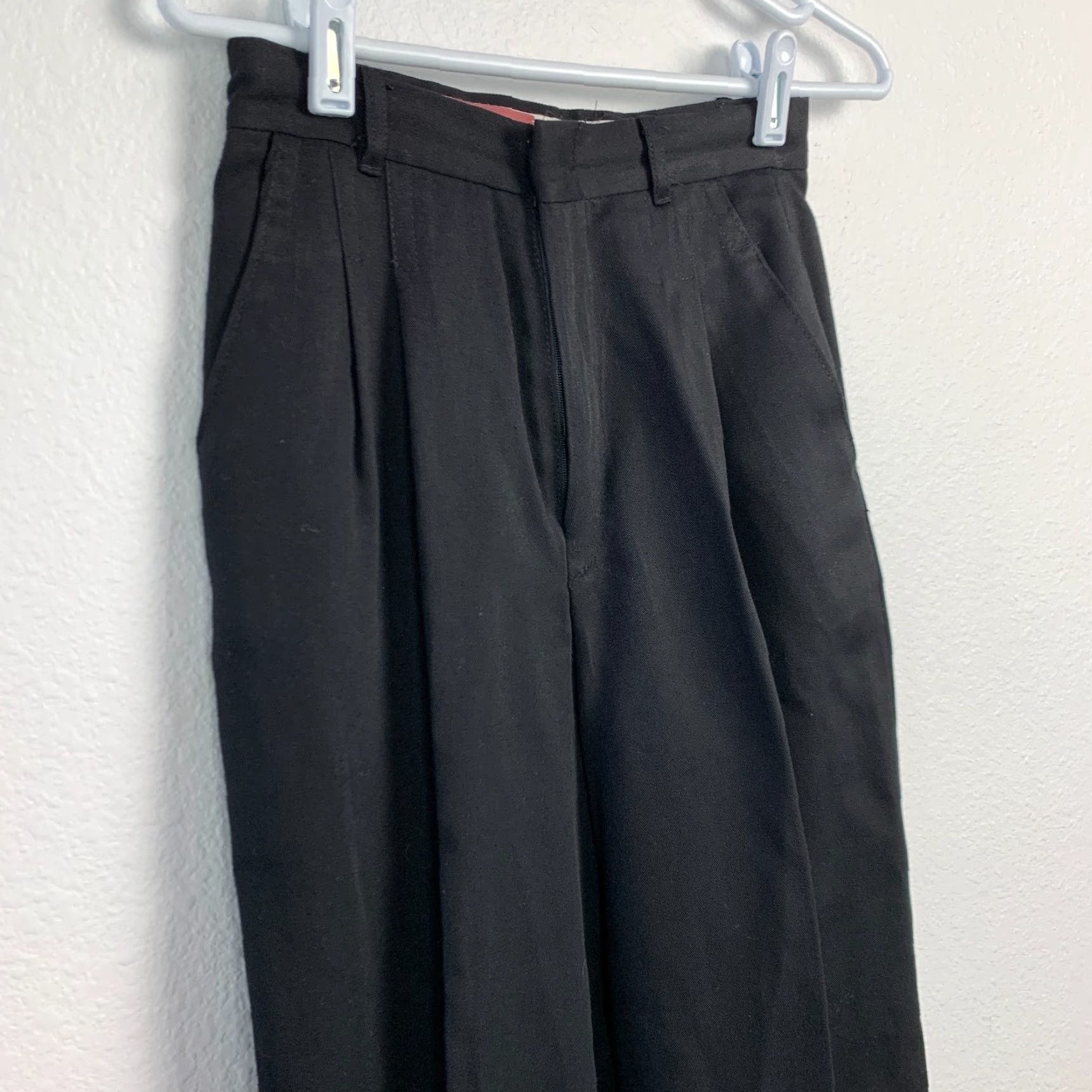 Worthington VINTAGE Worthington Black Tapered Pleated Pants Womens XS Waist 24" Dress Pants Womens Mens? No Size 26" / US 2 / IT 38 - 2 Thumbnail
