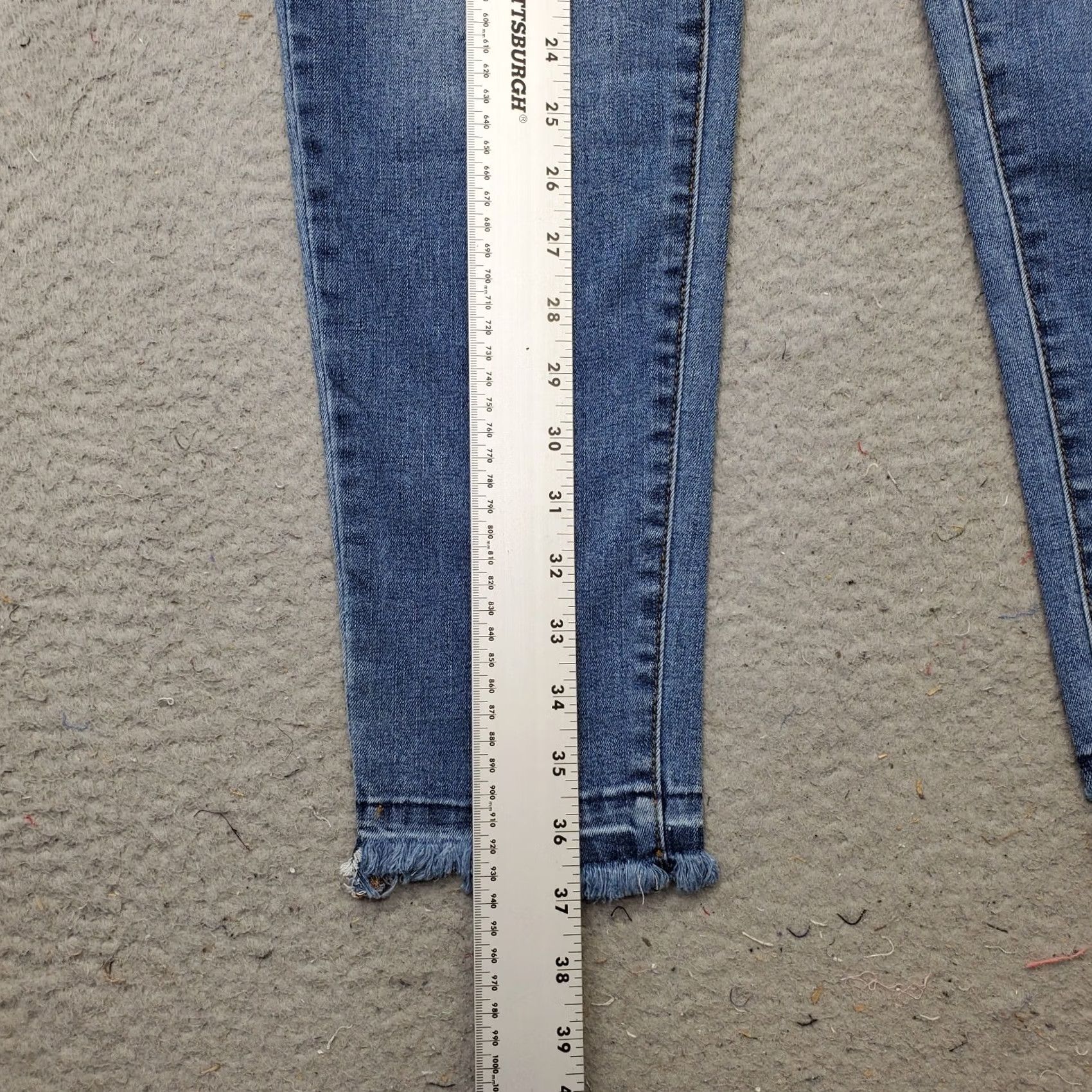 Vintage Tinseltown Womens Skinny Jeans 13 Blue Distressed High Rise Medium Wash Raw Hem Jeans Size 34" / US 12 / IT 48 - 3 Thumbnail