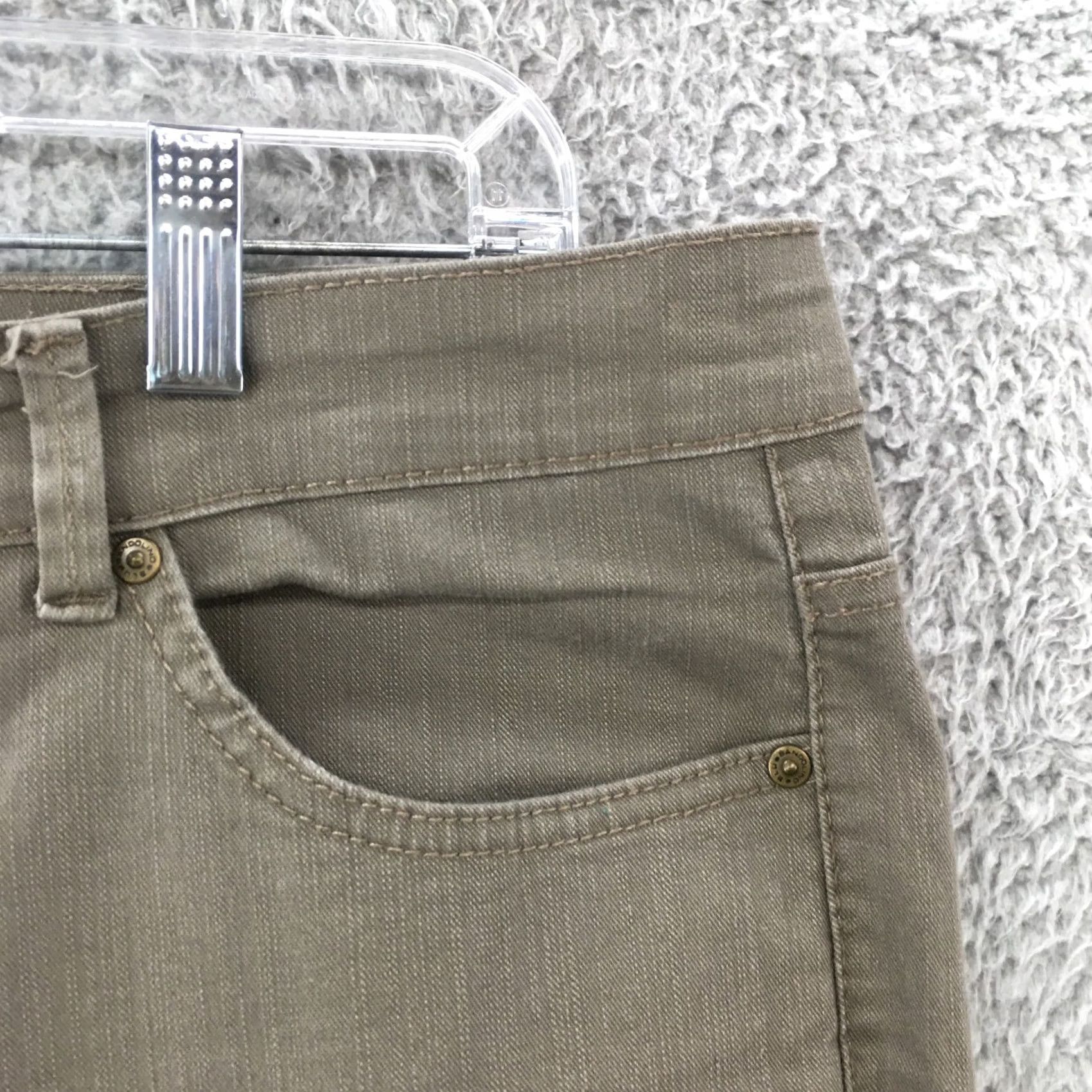 Vintage Bandolino Pants Womens 18 Gray Straight Leg Chino Mid Rise Zip Fly 5-Pockets Shirt Trousers Regular Size 40" / US 18 - 3 Thumbnail