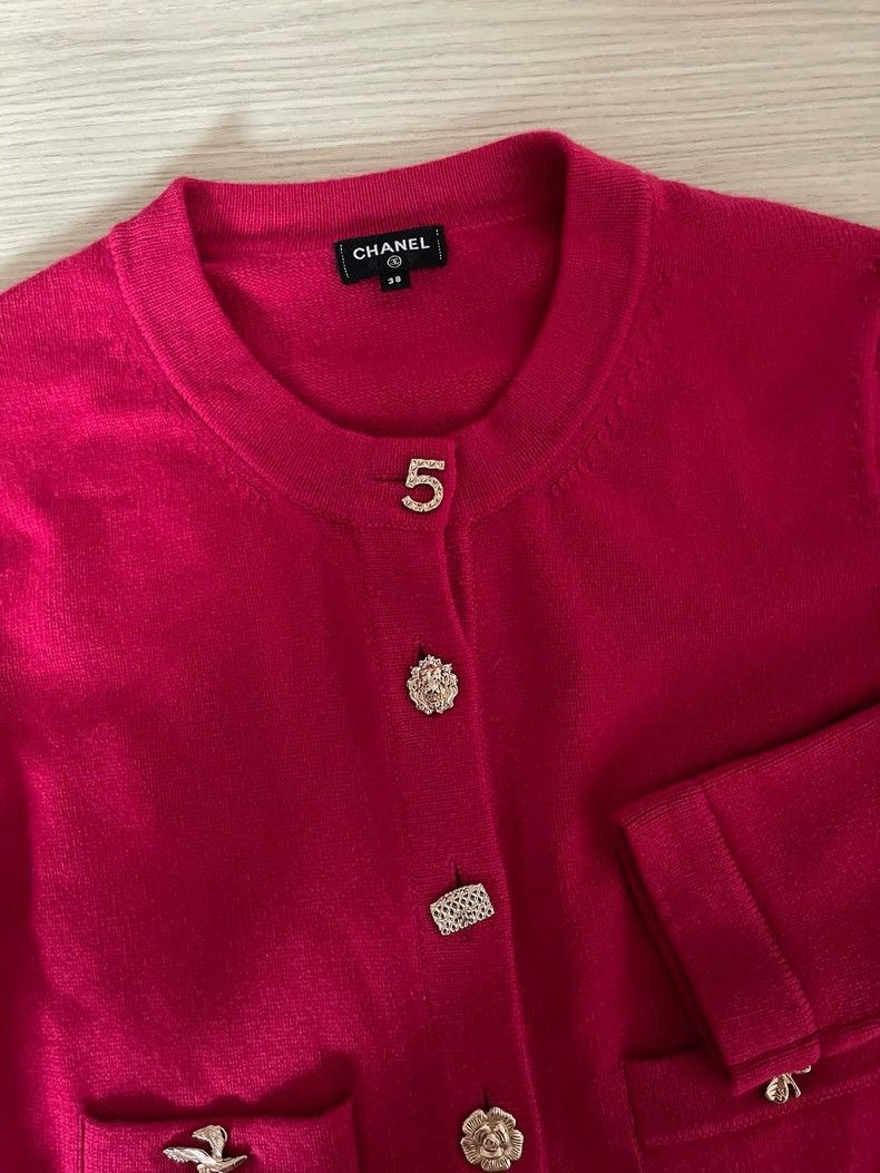 Chanel Chanel 22b cherry red short cardigan coat Size XS / US 0-2 / IT 36-38 - 4 Thumbnail