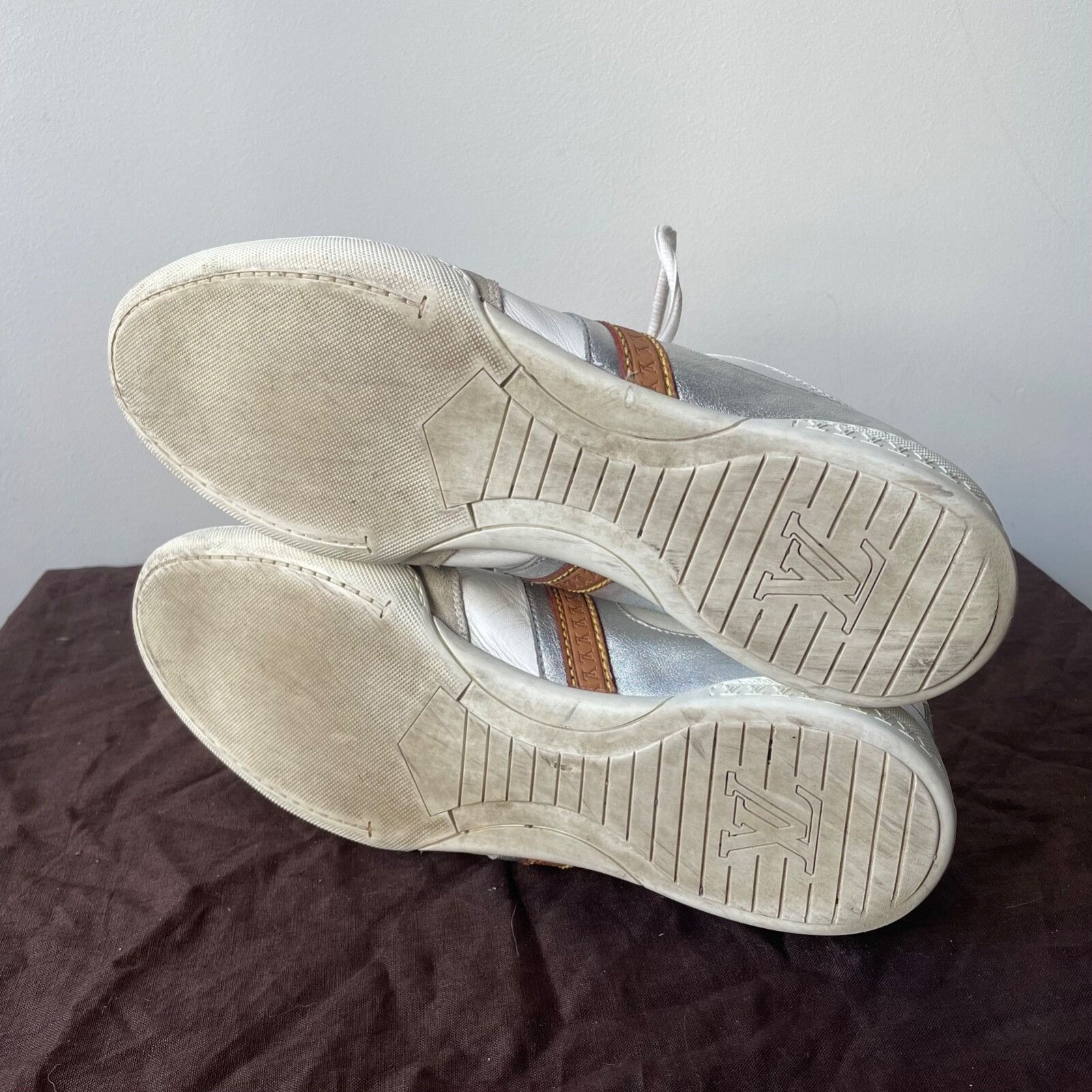 Louis Vuitton Louis Vuitton Leather Sneakers 8950AC Size US 9 / EU 42 - 10 Thumbnail