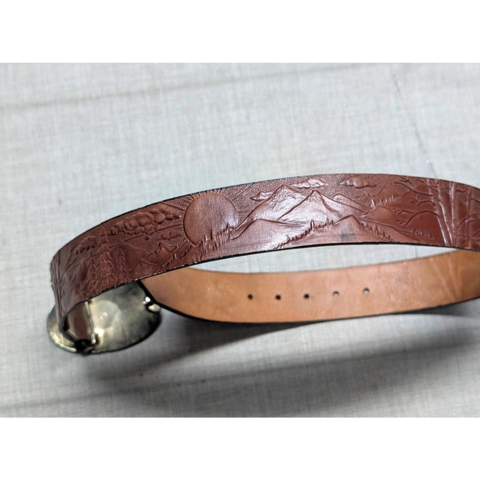 Vintage VINTAGE western belt belt buckle tooled landscape brown 26 Women Leather Cowhide landscape 90s Cowboys Mens Women Size ONE SIZE - 4 Thumbnail