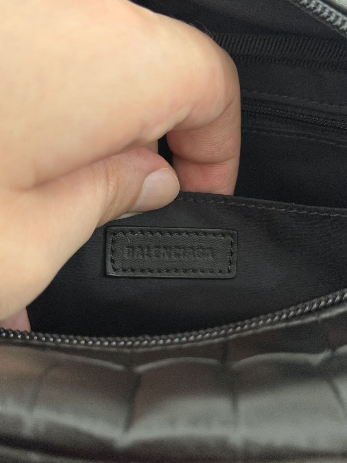 Balenciaga Balenciaga Leather Logo Croc Wash / Toilet Bag Size ONE SIZE - 9 Thumbnail