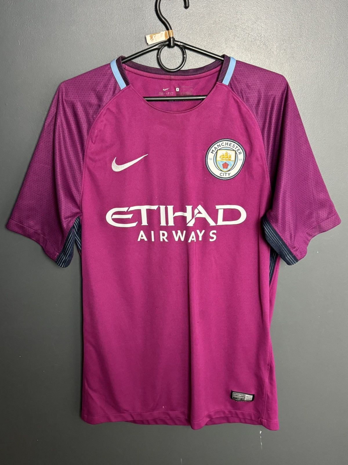 Nike Manchester City 17/18 Away Football Jersey Size US S / EU 44-46 / 1 - 1 Thumbnail