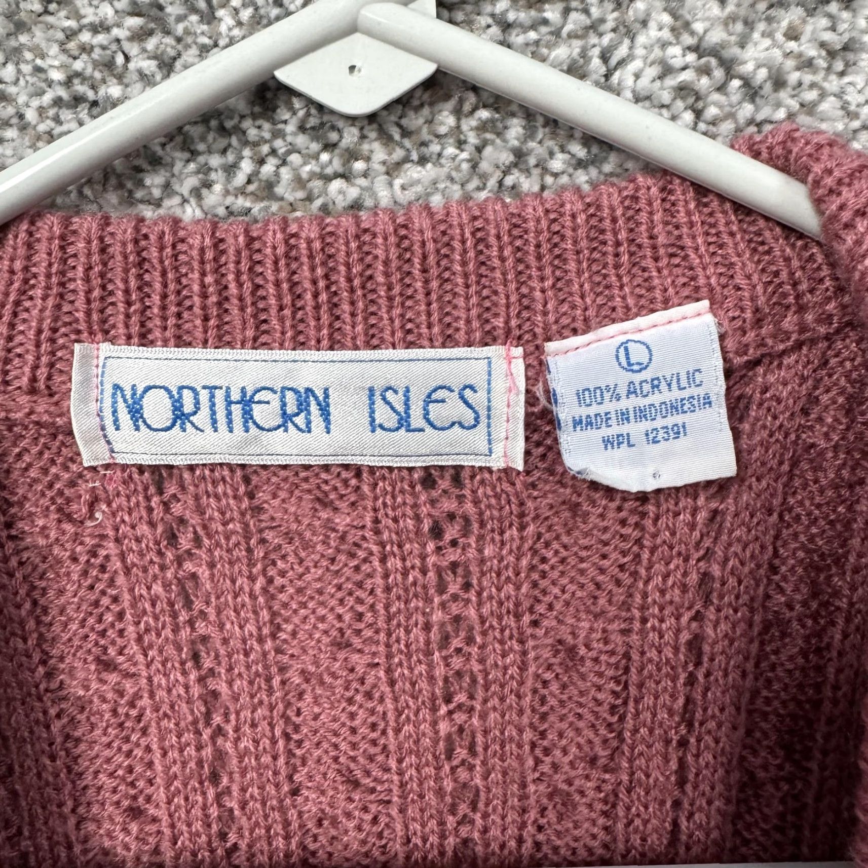 Vintage Northern Isles Vest Women L Pink Cable Knit Pockets V-Neck Sleeveless Sweater Knit 100% Acrylic Winter - Note: remove extra spaces and punctuation. Size L / US 10 / IT 46 - 4 Thumbnail