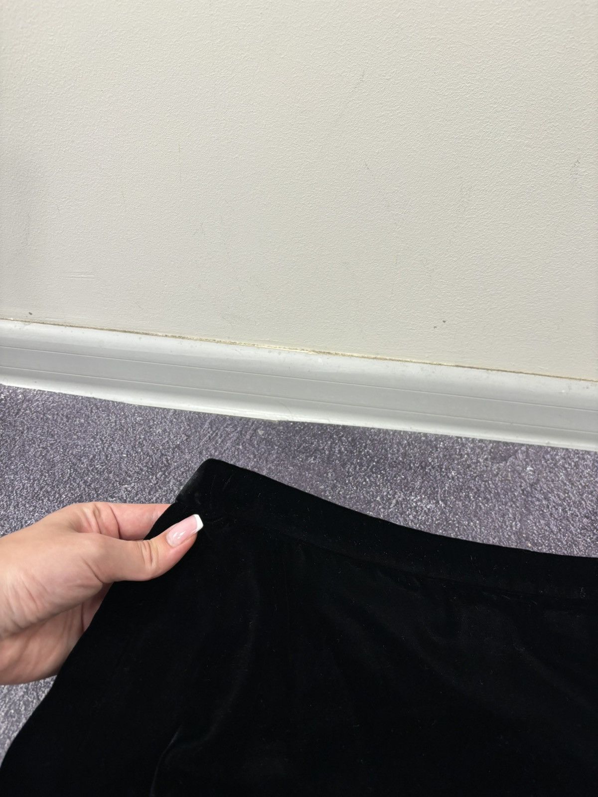 Mila Schon Vintage Mila Schon Due Women’s Rare Velvet Black Midi Skirt Size 30" / US 8 / IT 44 - 17 Thumbnail
