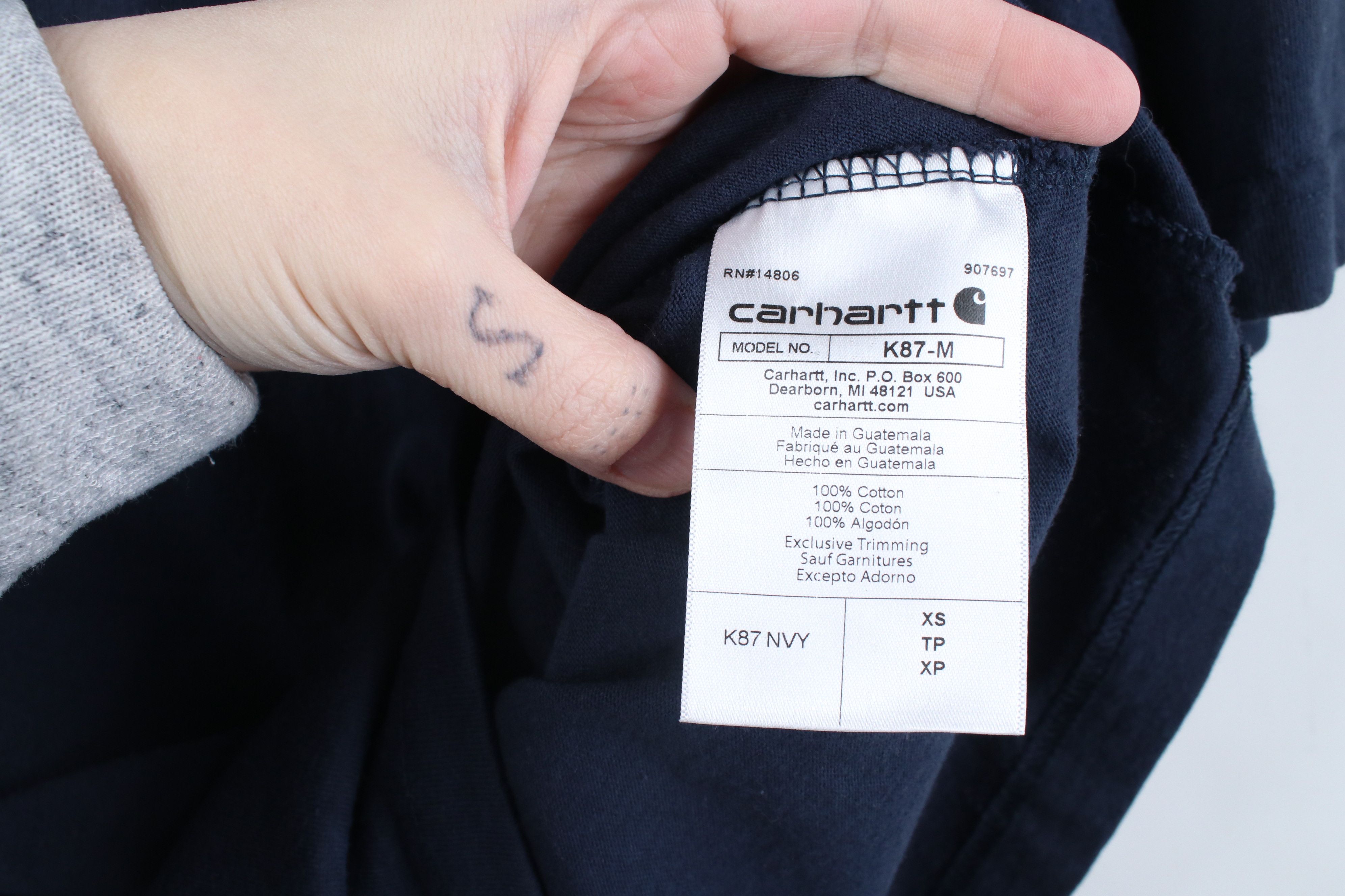 Carhartt Vintage Y2K Carhartt Heavyweight Pocket T-Shirt Navy Blue Size US XS / EU 42 / 0 - 9 Thumbnail