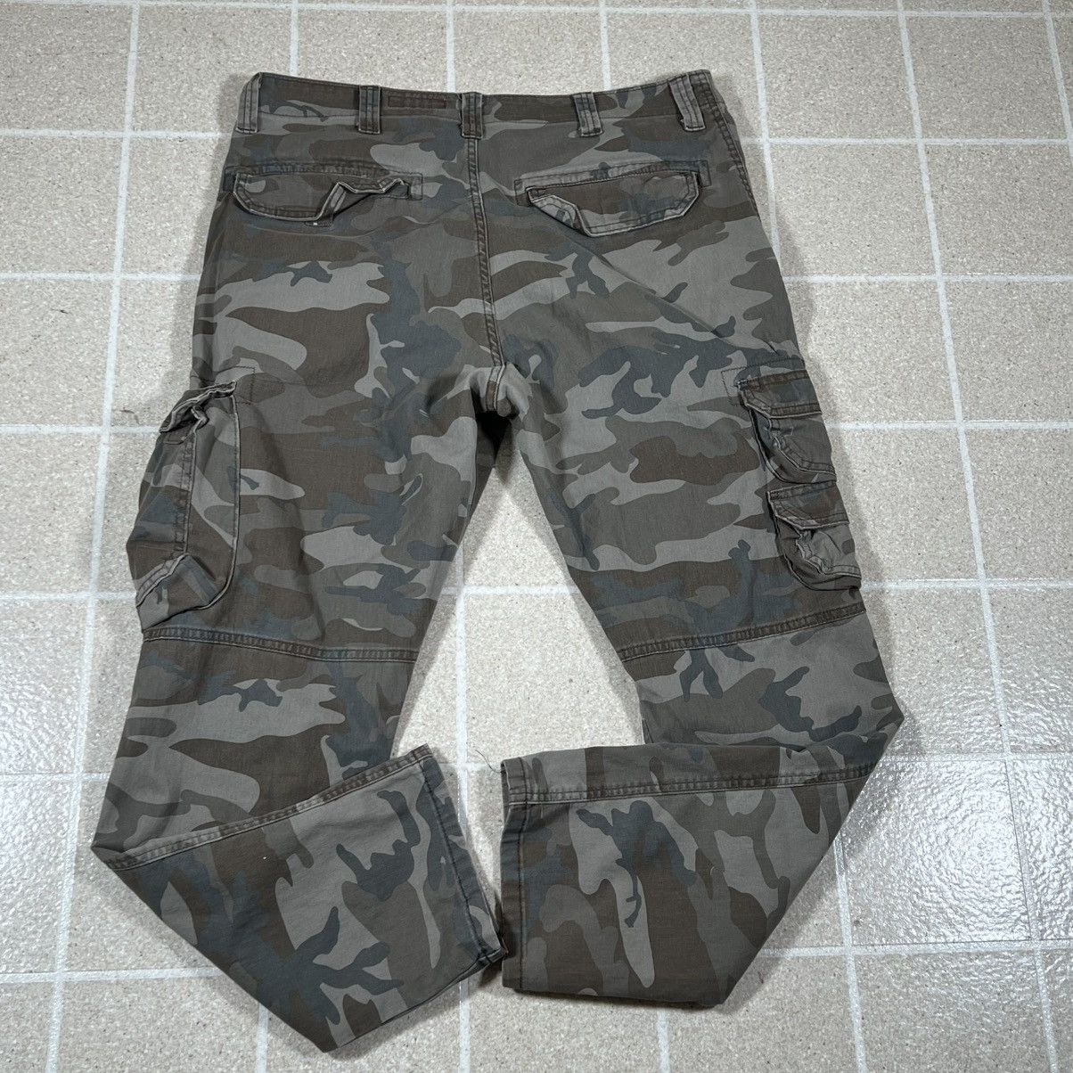Wrangler Wrangler Pants Green Camo Cargo Regular Taper Hunting Size US 36 / EU 52 - 2 Thumbnail