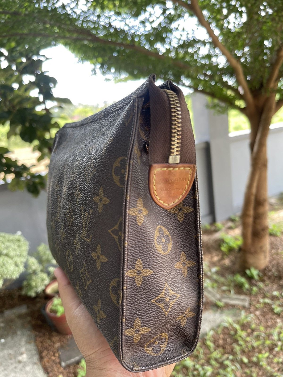 Louis Vuitton Authentic LOUIS VUITTON Mono Porce Toilette Bag Size ONE SIZE - 7 Thumbnail