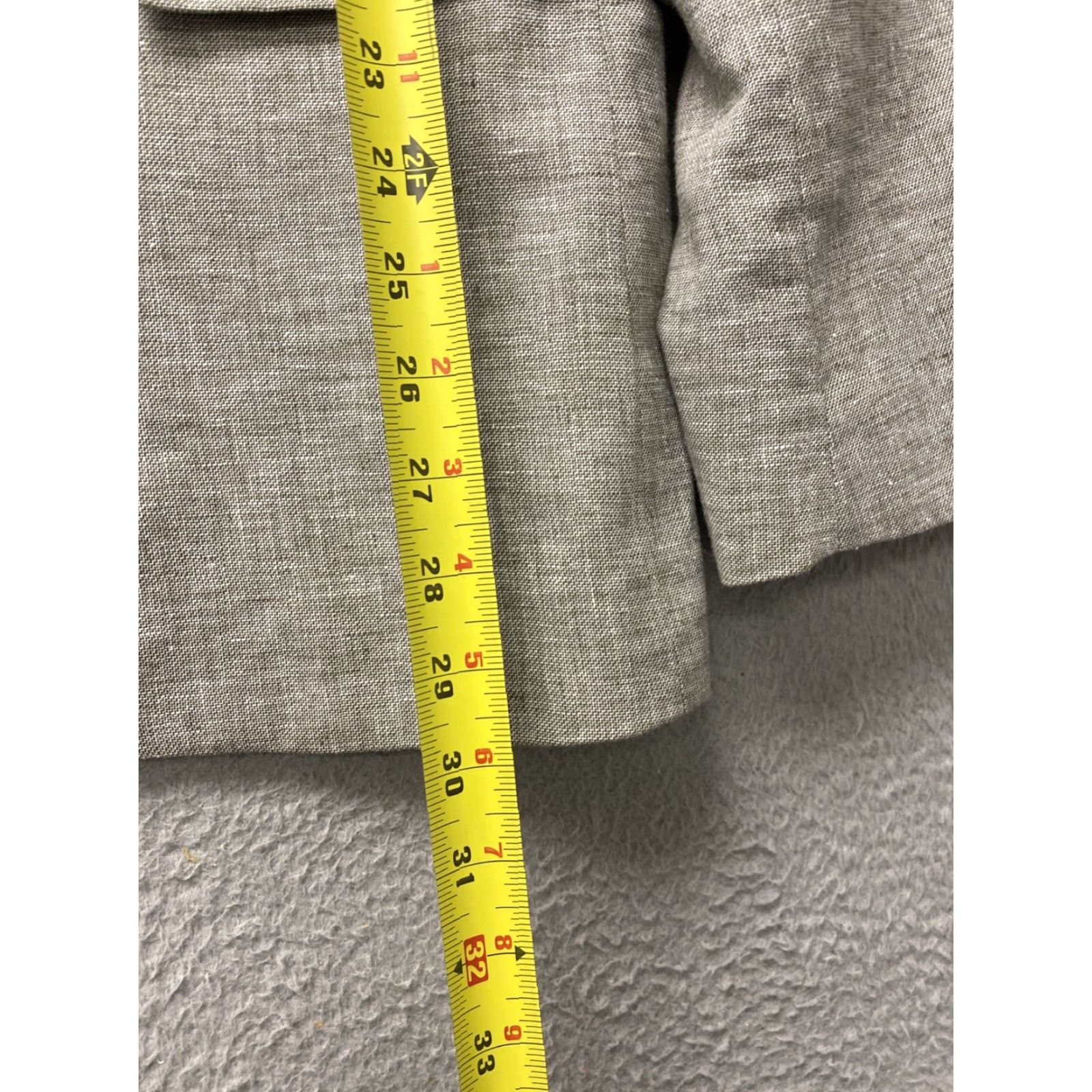 Banana Republic Banana Republic Men's Blazer 40R Luxurious Gray Linen Wool Blend, Regular Fit, Two-Button, Notch Lapel, Inner Pockets, Business Casual Size 40R - 6 Thumbnail