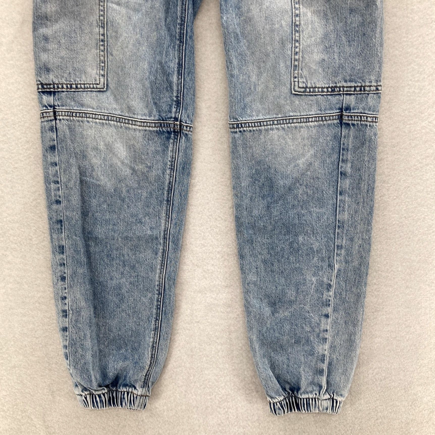 American Eagle Outfitters VINTAGE American Eagle Jeans Womens 00 Light Wash Cargo Jogger Drawstring Elastic Hem Size 24" / US 00 / IT 34 - 3 Thumbnail