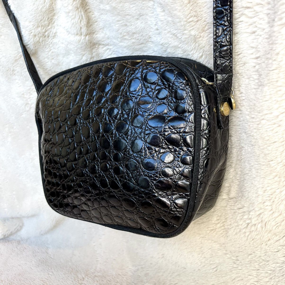 Salvatore Ferragamo Ferragamo Vala Black Croco Embossed Crossbody Bag Size ONE SIZE - 6 Thumbnail
