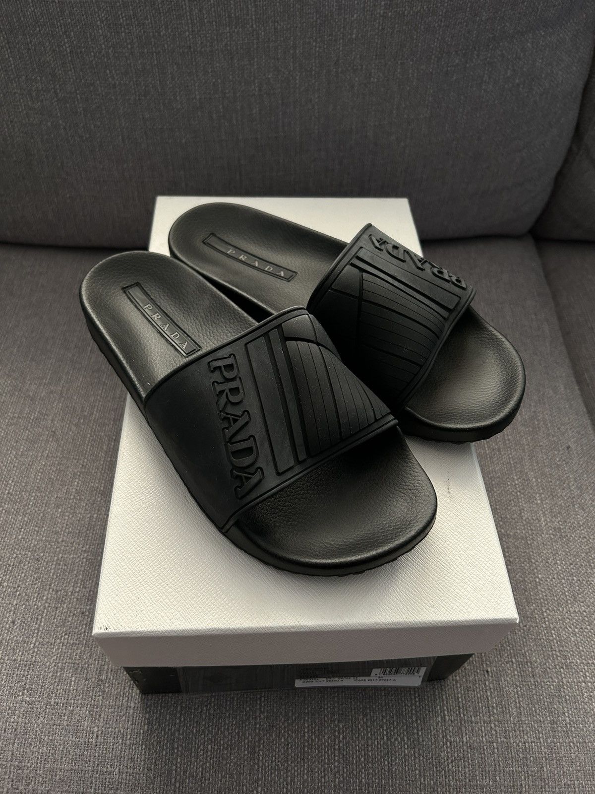Prada Prada carved logo slides Size US 8 / EU 41 - 1 Thumbnail