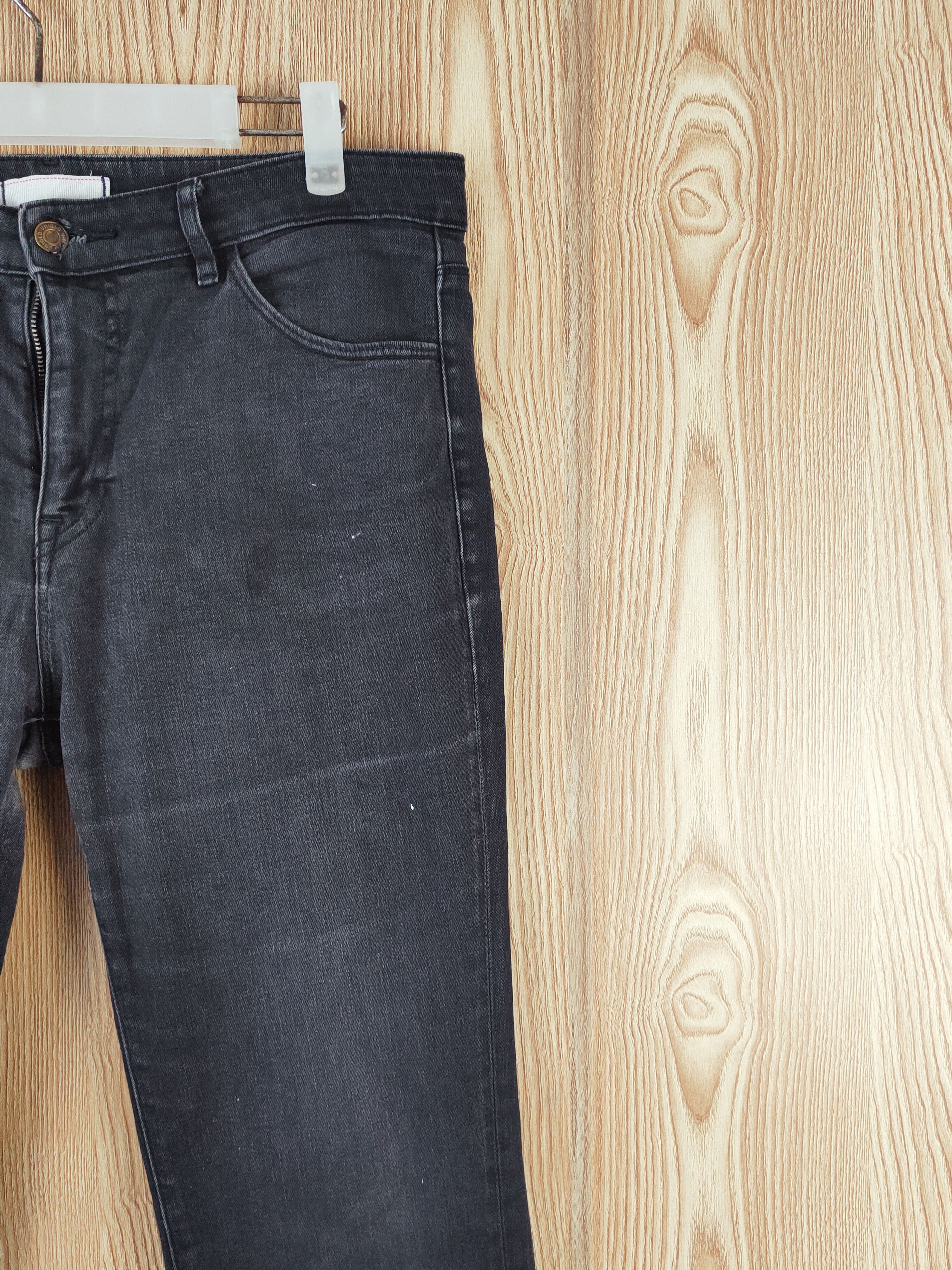 Japanese Brand Uniqlo Black Distressed Ripped Jeans #W073 Size US 31 - 5 Thumbnail