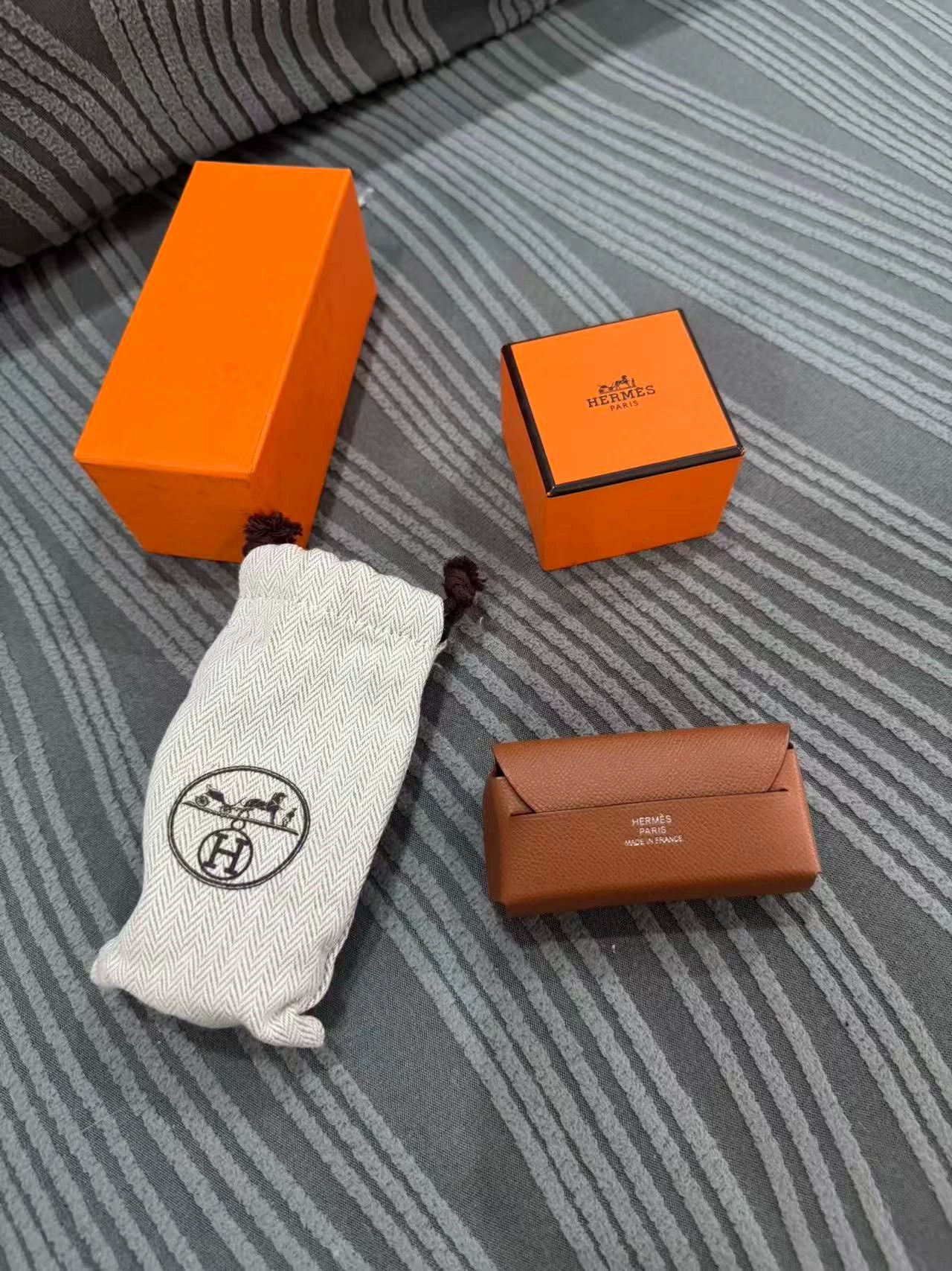 Hermes Hermès New Lipstick Case w/ Small Mirror Size ONE SIZE - 1 Thumbnail