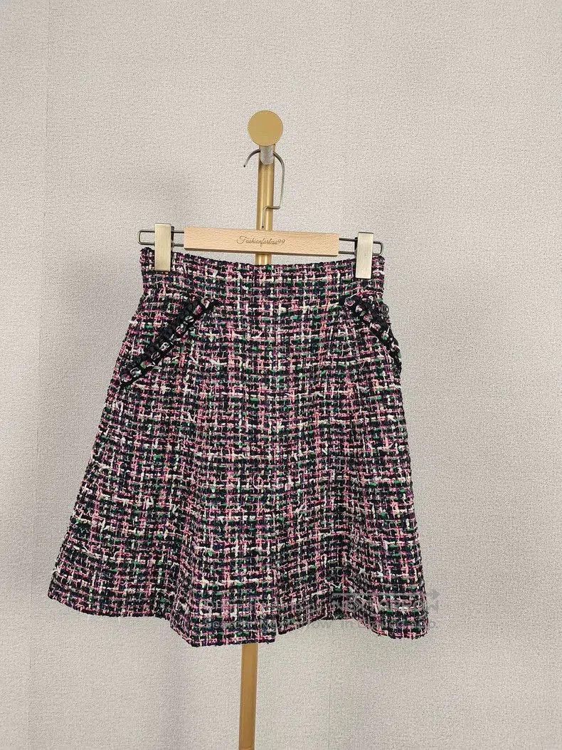 Chanel Tweed Midi Skirt Size 34.