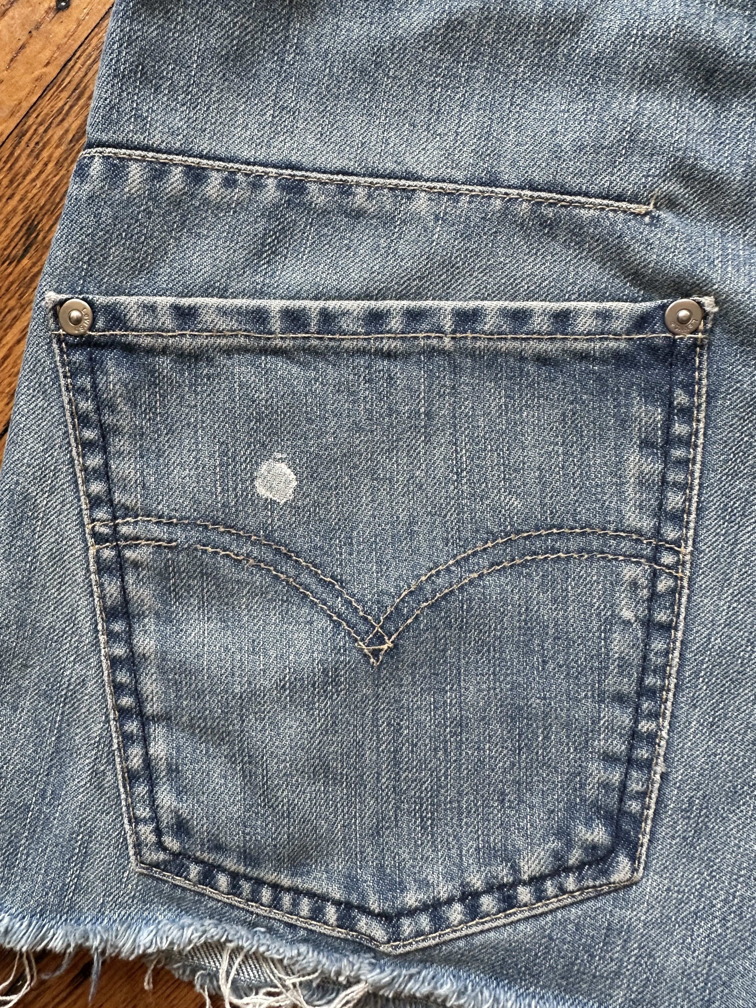 Levi's Vintage Clothing Vintage Levi's bush high waist jean shorts Wmns W30 Size 30" / US 8 / IT 44 - 10 Thumbnail