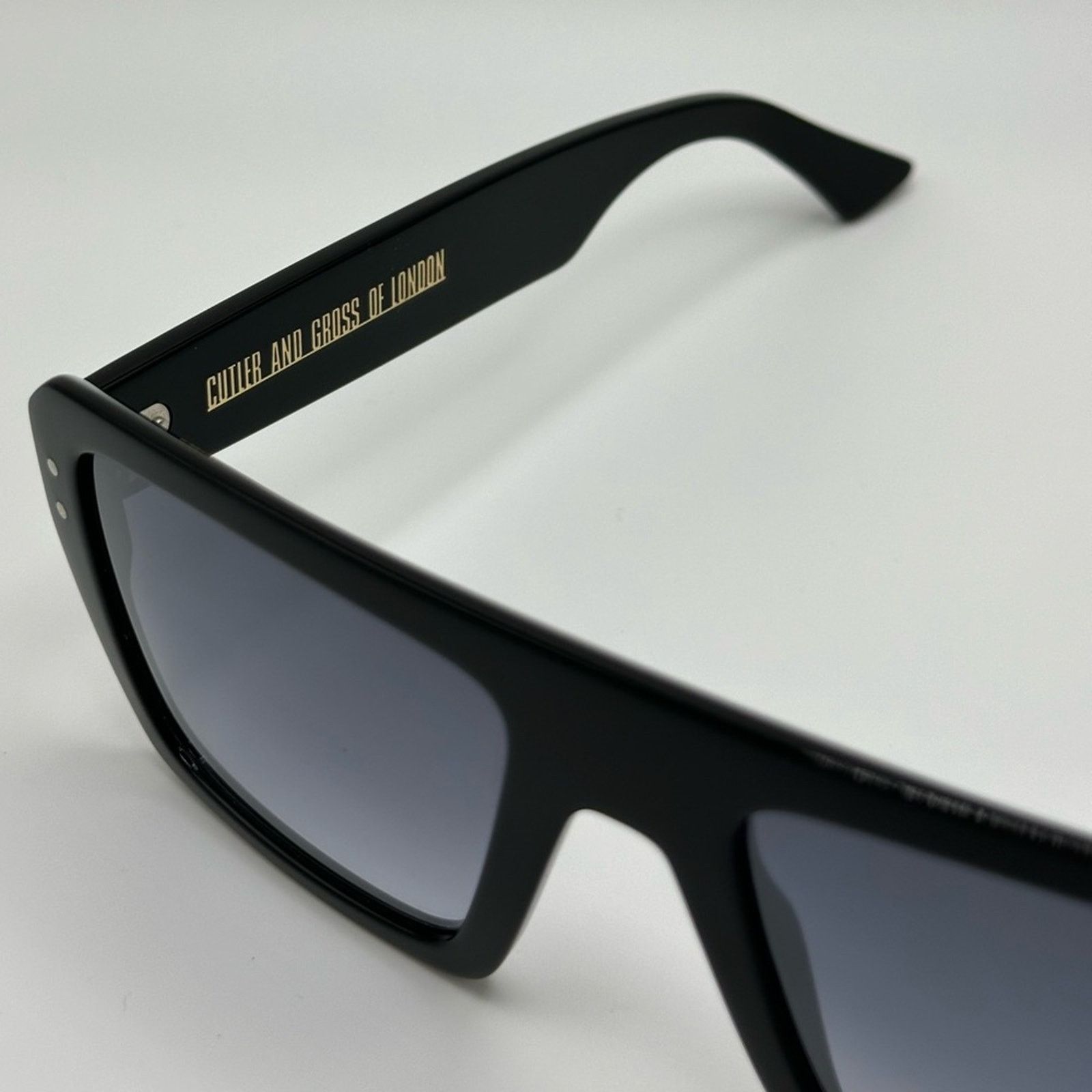 Cutler and Gross NEW CUTLER AND GROSS CGSN1375 001 Black Grey Gradient Unisex Size ONE SIZE - 2 Thumbnail