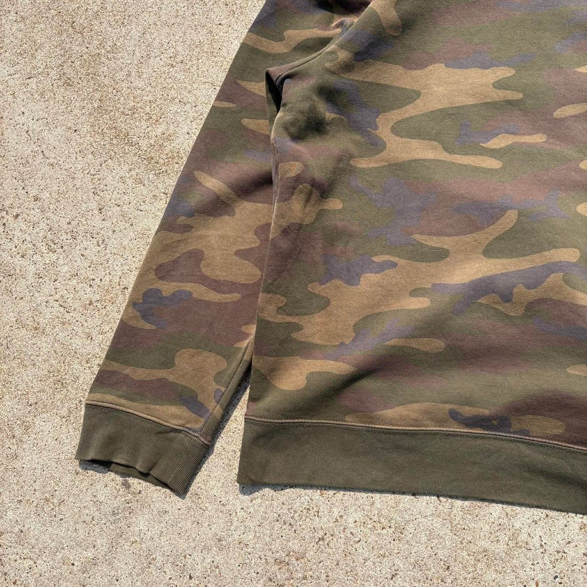 Gap ❌SOLD❌GAP Military Camo Hoodie Big Logo Streetwear Size L Size US XL / EU 56 / 4 - 10 Thumbnail