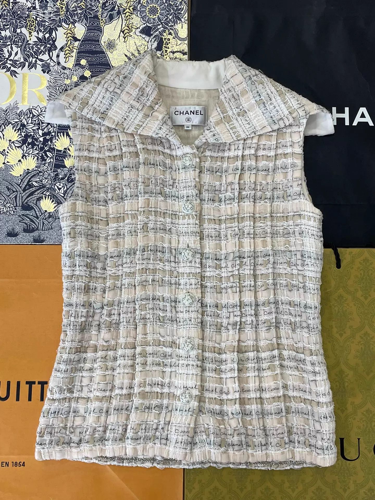 Chanel Chanel Early Spring Pink Lesage Tweed Vest 36 CC Logo Size XS / US 0-2 / IT 36-38 - 1 Thumbnail