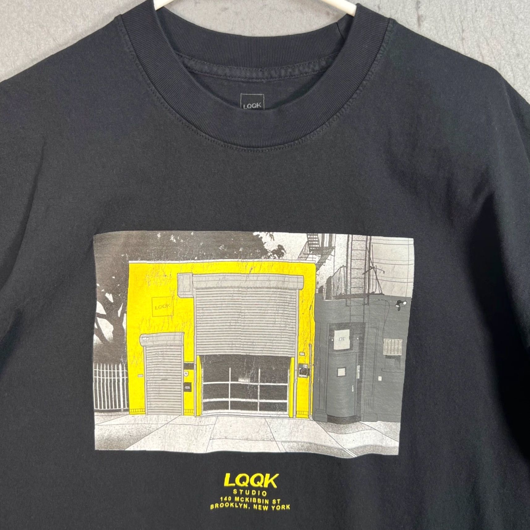 Vintage VINTAGE LQQK Studio Graphic T Shirt Mens Size Large Black Crew Neck Short Sleeve United States 90s Concert Style Mens Size US L / EU 52-54 / 3 - 6 Thumbnail
