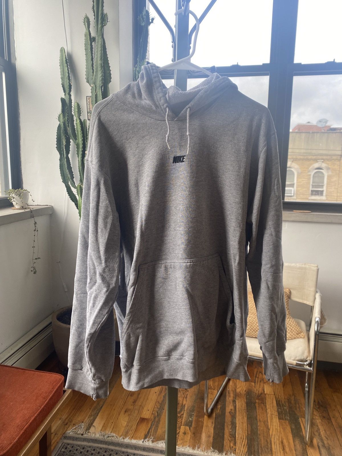 Vintage nike spellout outlets center hoodie