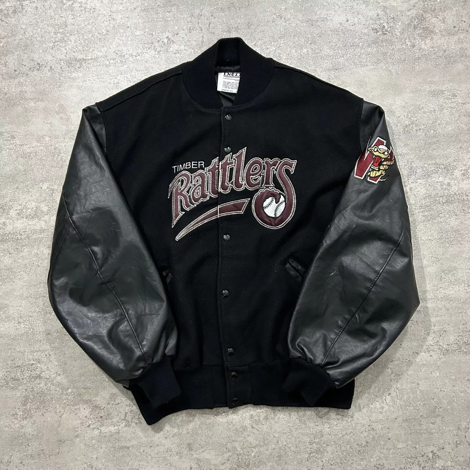 Vintage MILB WISCONSIN TIMBER RATTLERS DELONG VARSITY WOOL LEATHER Size US XXL / EU 58 / 5 - 1 Thumbnail