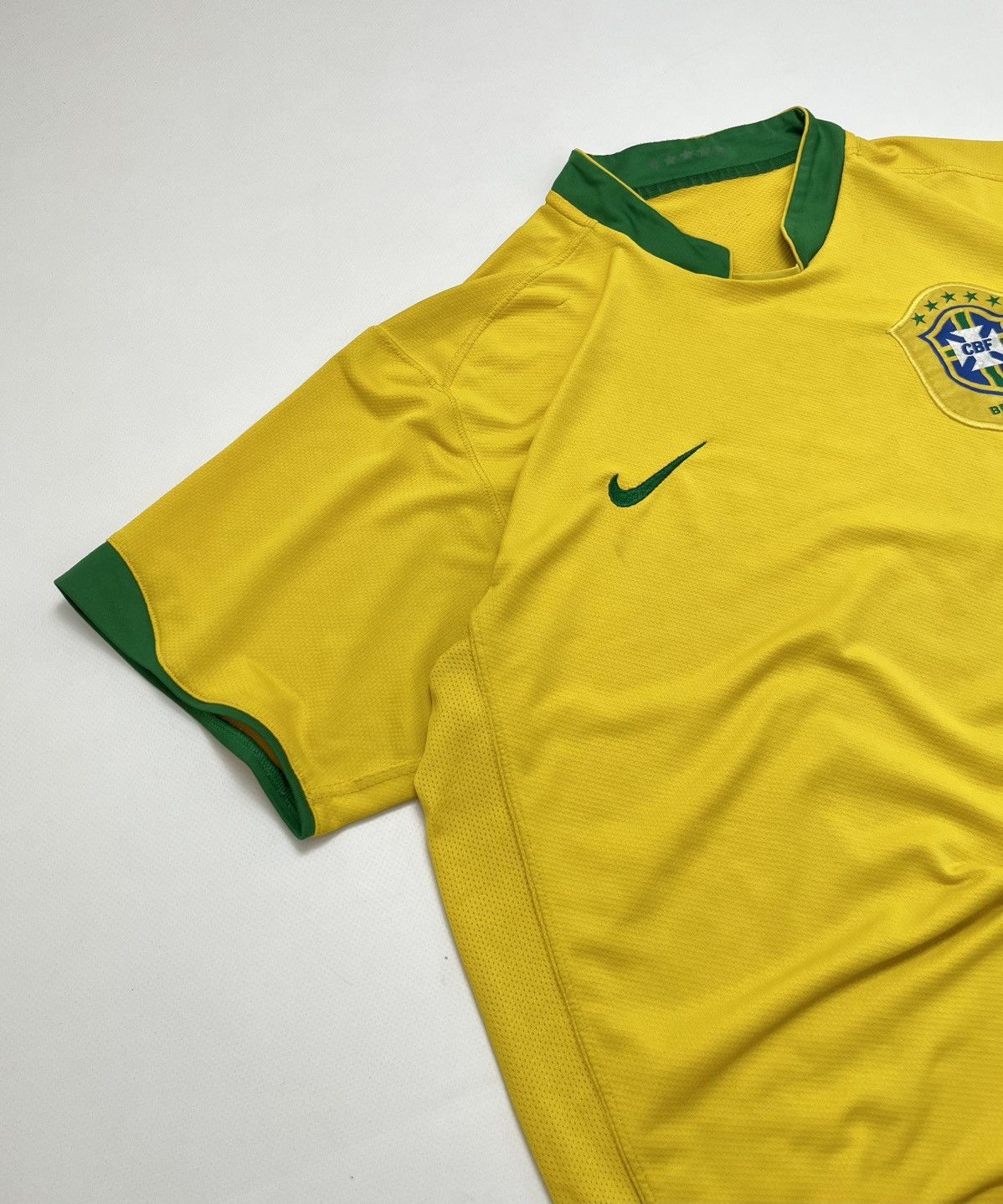 Nike Brazil Vintage Soccer Jersey 00s Size US L / EU 52-54 / 3 - 7 Thumbnail
