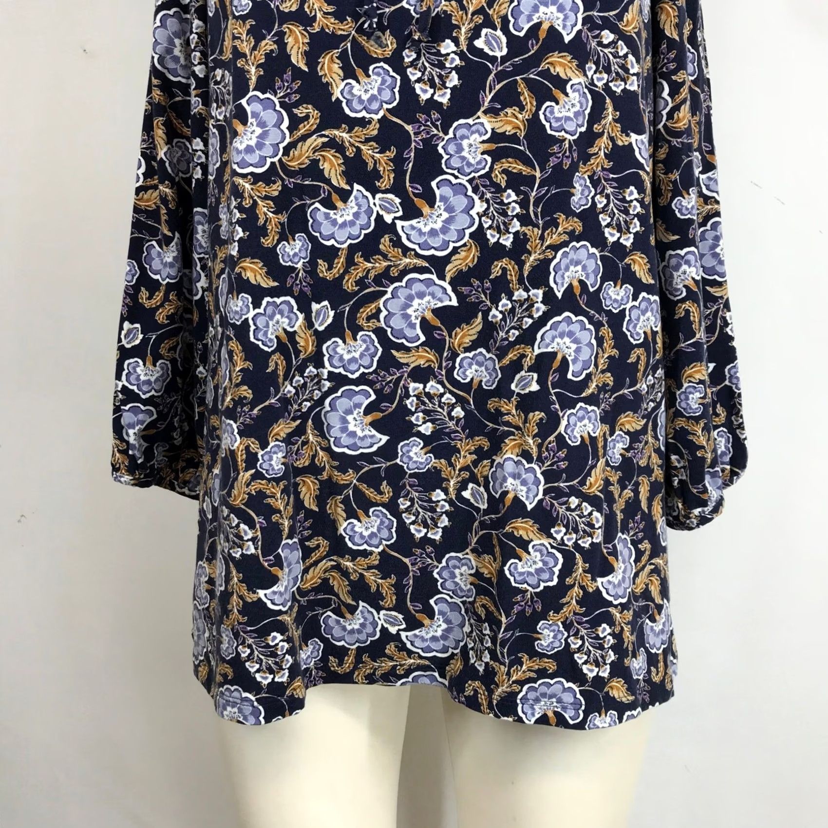 Vintage Garnet Hill Blouse Floral Print Tie Neck 3/4 Sleeve Navy Blue Women's Size S Size S / US 4 / IT 40 - 3 Thumbnail
