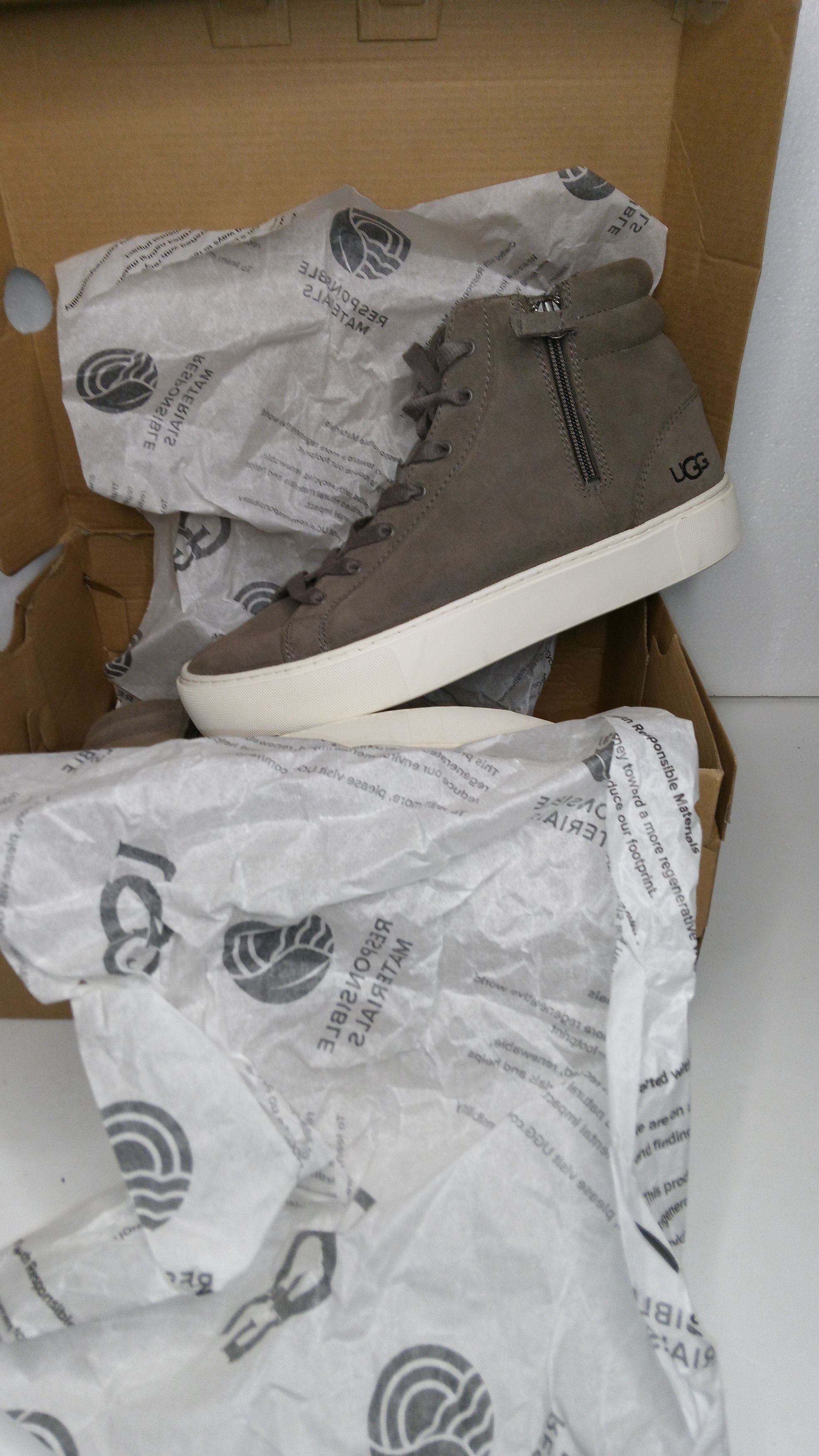 Ugg UGG Australia Olli Suede Leather Gray High Top Sneaker Size US 9.5 / IT 39.5 - 10 Thumbnail