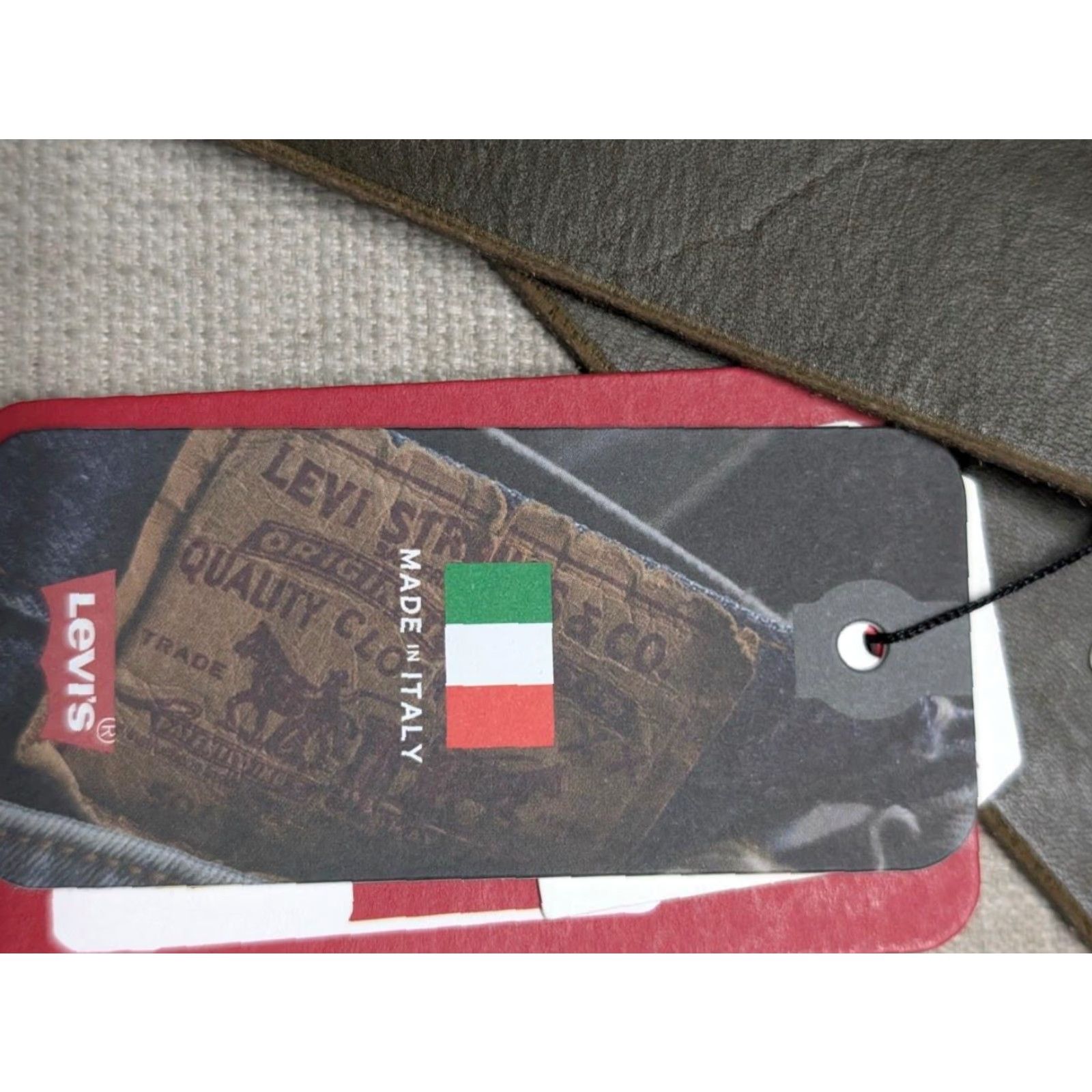 Levi's VINTAGE Levi's belt Leather cowhide 40 ITALY NWT brown/green dress Work belt Mens 40 leather belt Size US 40 / EU 56 - 4 Thumbnail