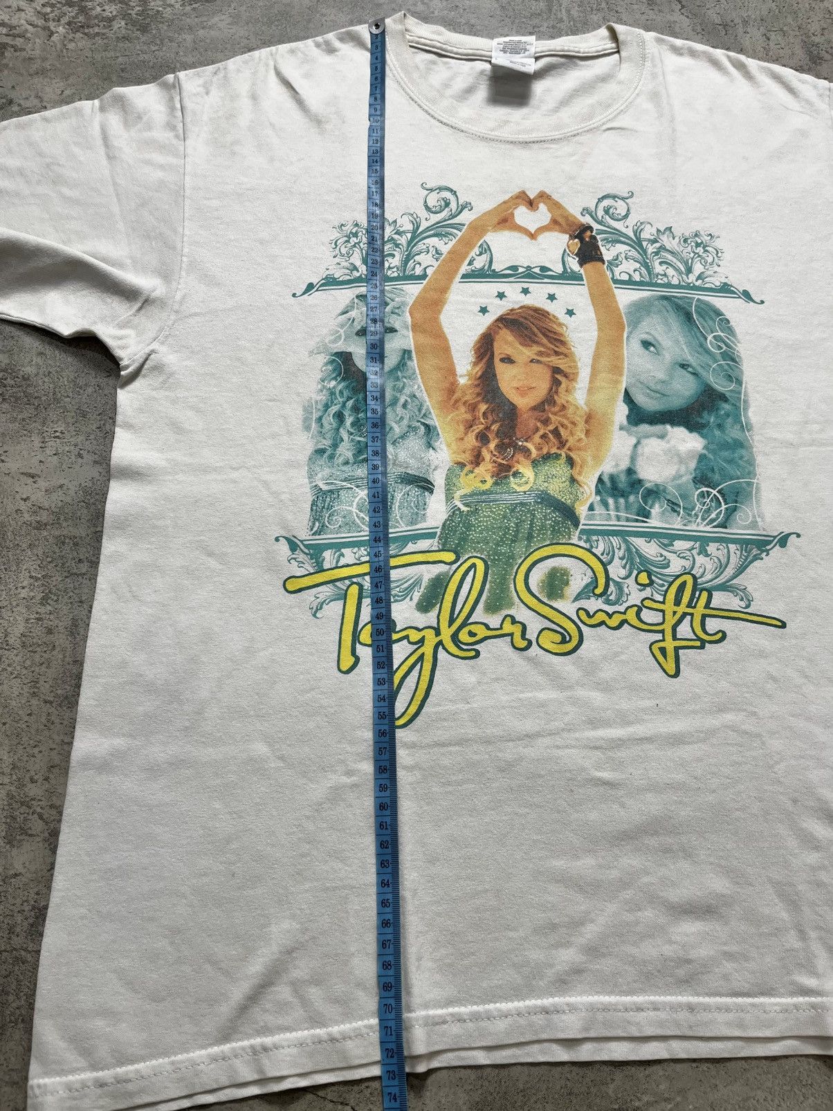 Band Tees Y2k Taylor swift shirt avril lavigne paramore Size US L / EU 52-54 / 3 - 7 Thumbnail