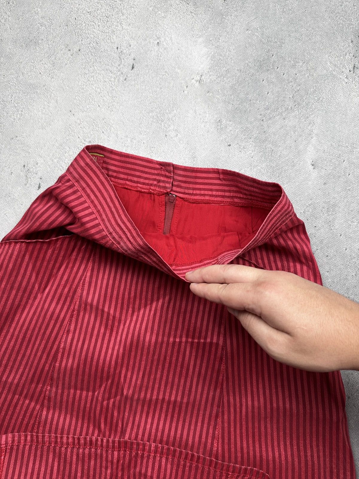 If Six Was Nine Vintage Oleana Silk Midi Skirt Red Stripe Rare XS Lux Item Size 26" / US 2 / IT 38 - 10 Thumbnail