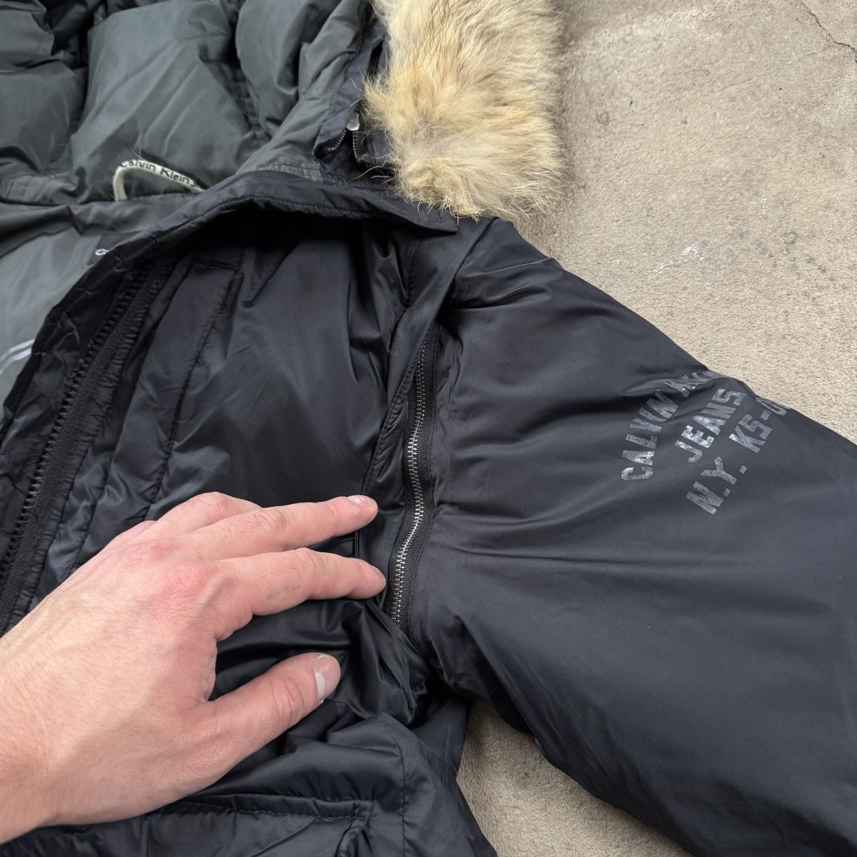 Calvin Klein Calvin Klein Jeans Black Down Jacket With Real Fur Hood Size M / US 6-8 / IT 42-44 - 9 Thumbnail