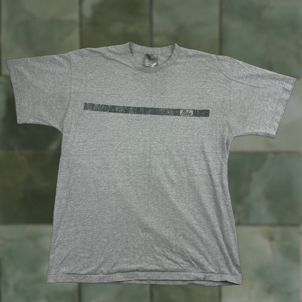 Nike VINTAGE Nike T-Shirt Adult Large Gray Silver Crew Neck Short Sleeve Men Grunge 90s Y2K Athletic Sports Size US L / EU 52-54 / 3 - 1 Thumbnail