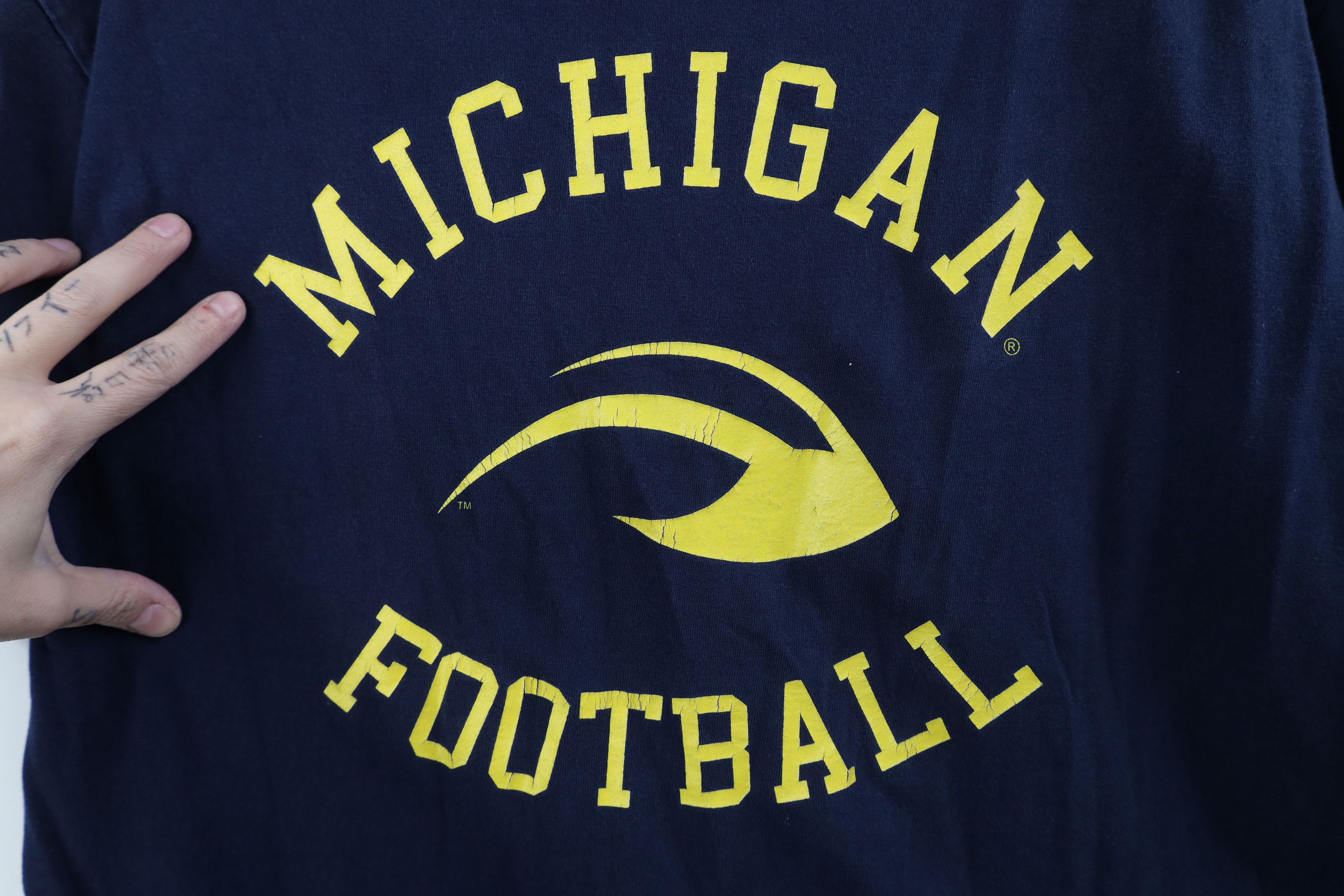 Vintage Vintage University of Michigan Football T-Shirt Blue Size US L / EU 52-54 / 3 - 4 Thumbnail
